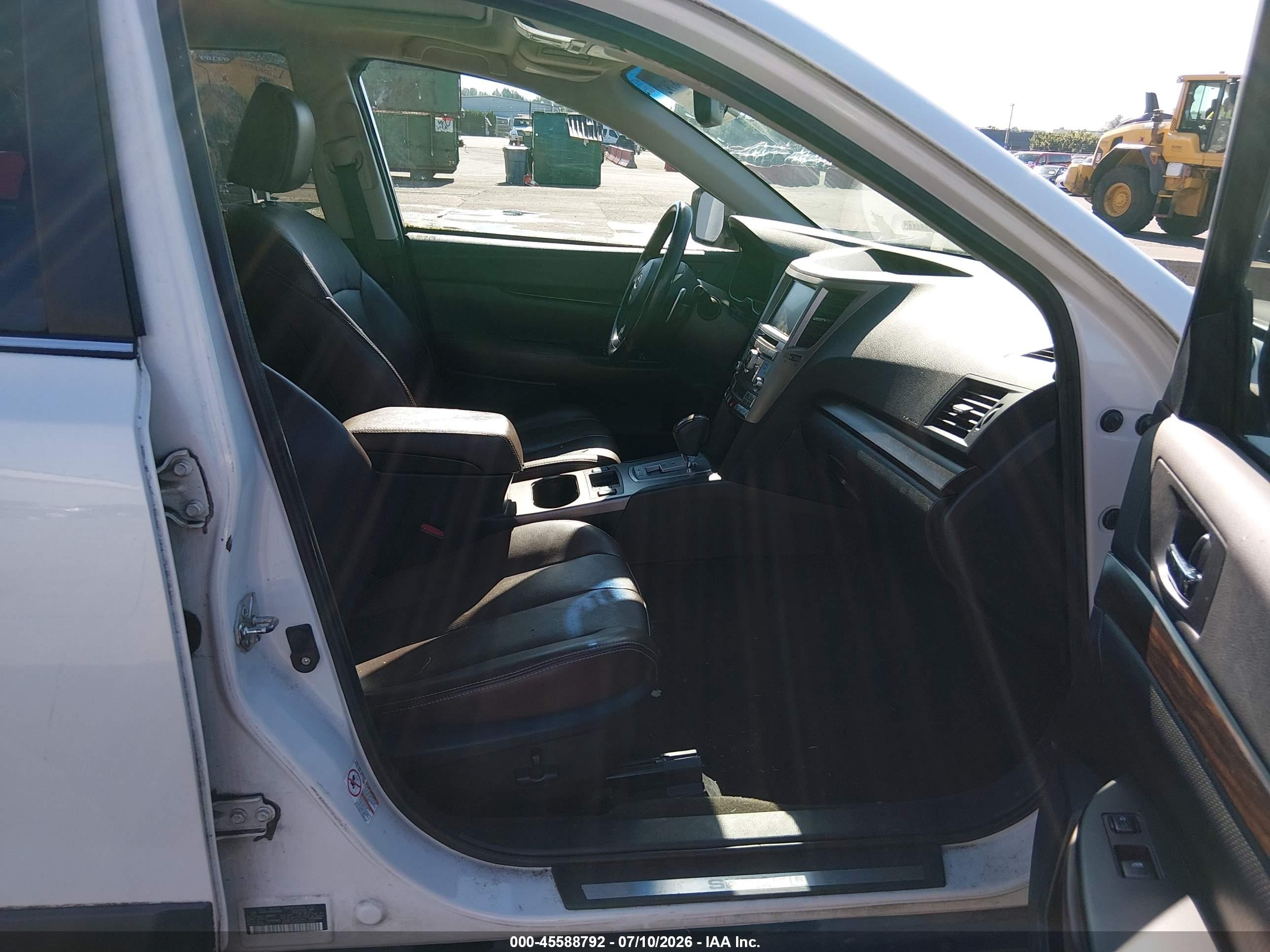 2013 Subaru Outback 2.5i Limited White vin: 4S4BRCSC4D3287950