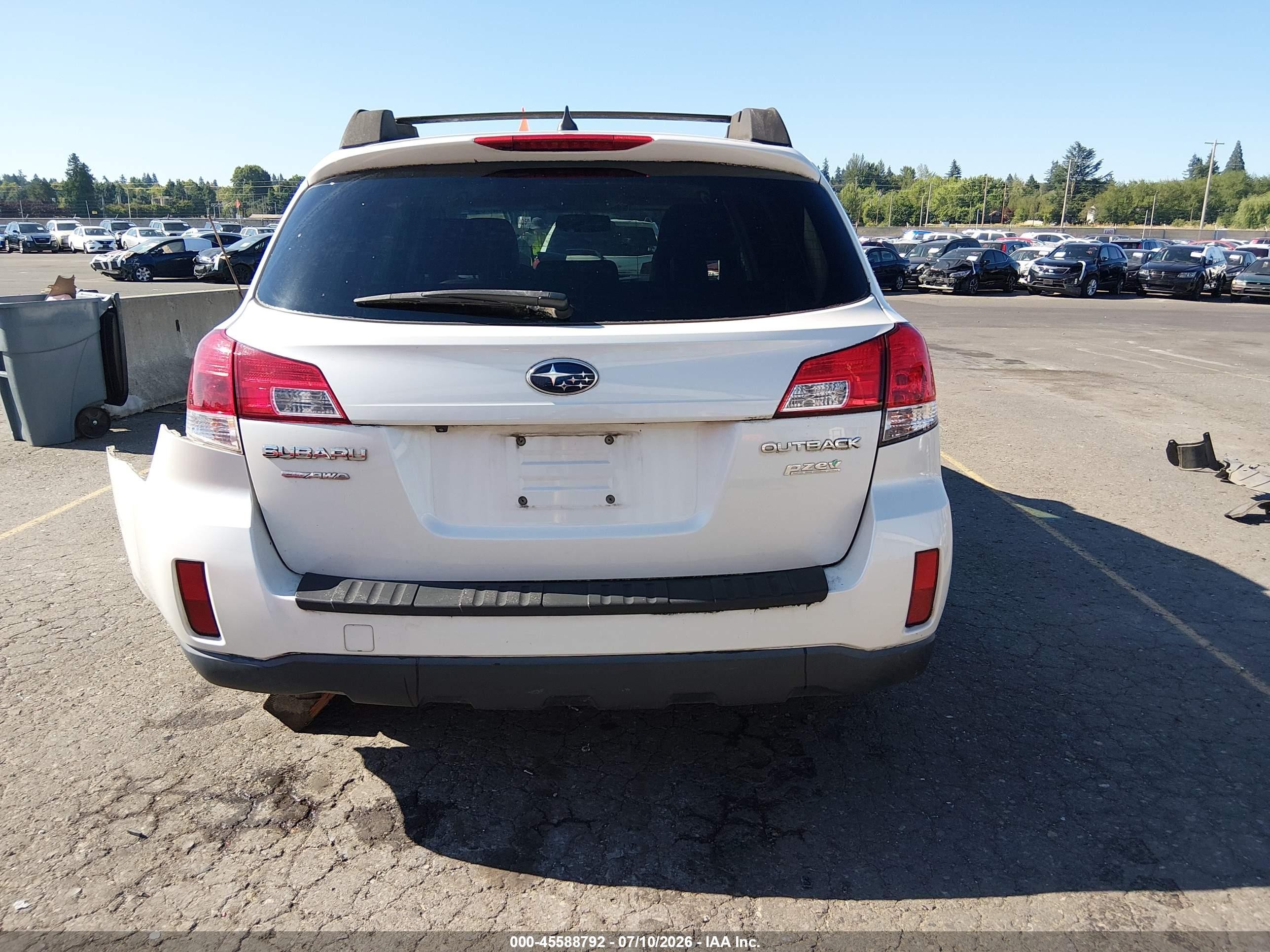 2013 Subaru Outback 2.5i Limited White vin: 4S4BRCSC4D3287950