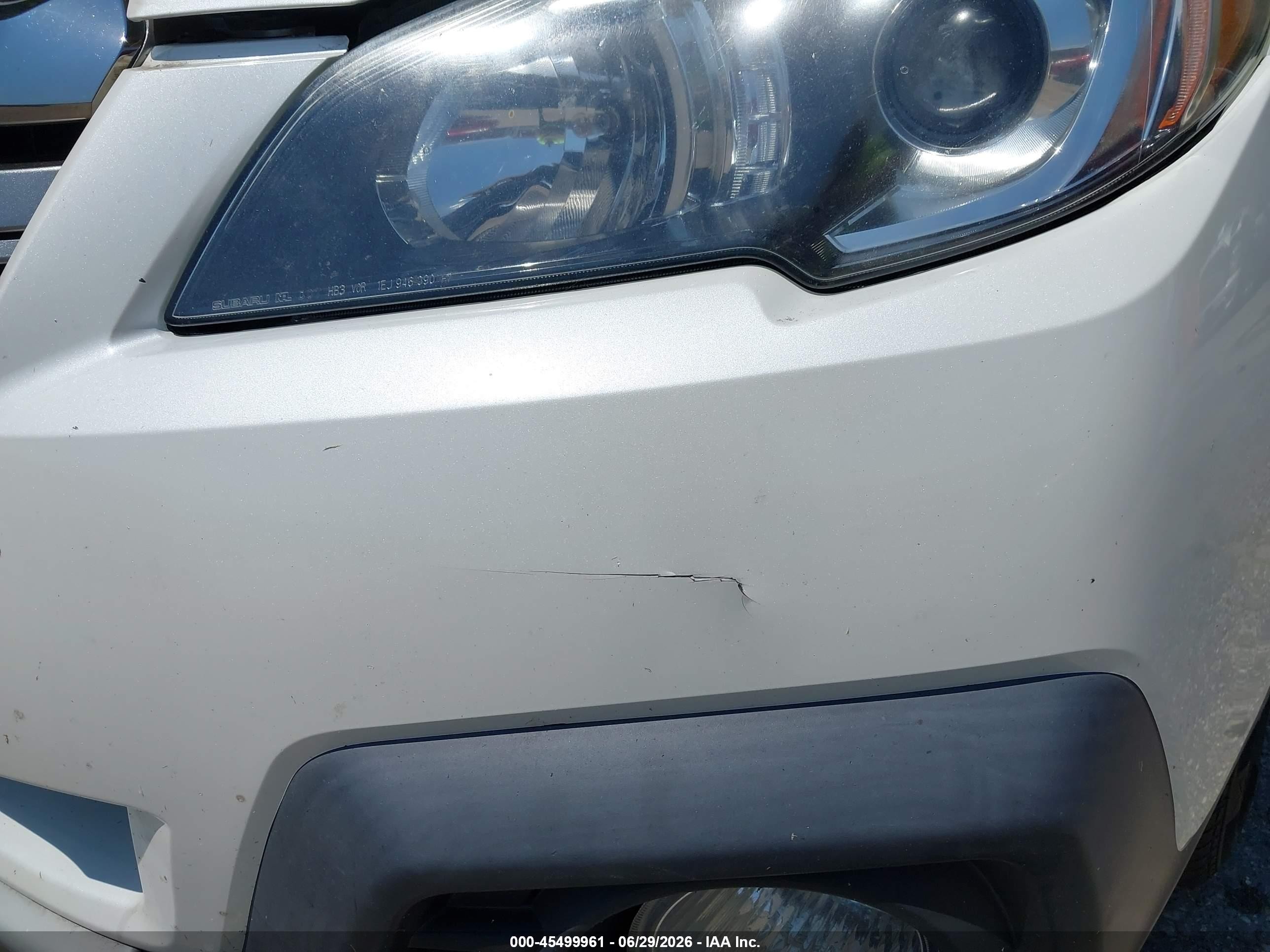 2013 Subaru Outback 2.5i Limited White vin: 4S4BRCSC5D3320468