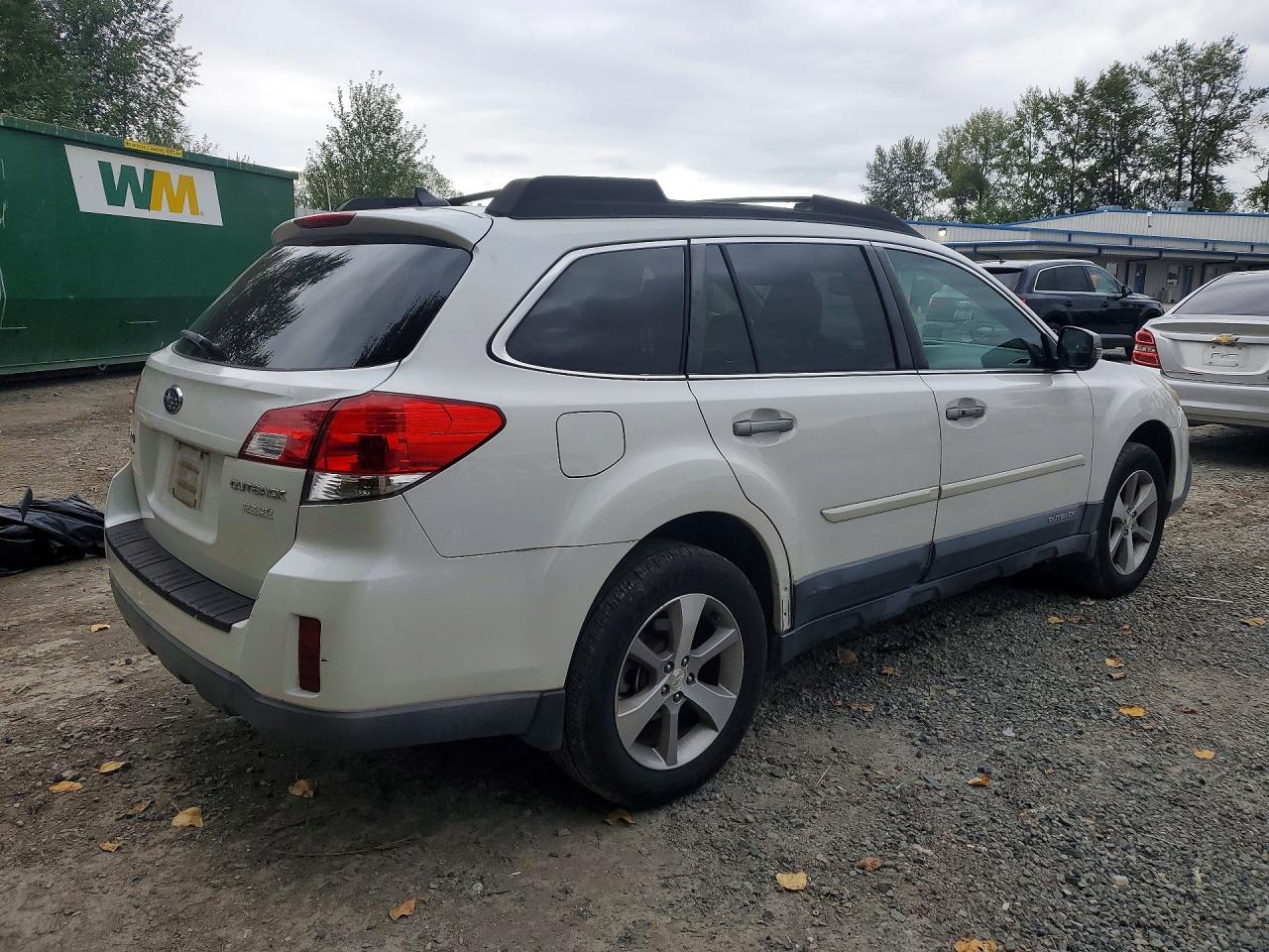2013 Subaru Outback 2.5i Limited White vin: 4S4BRCSC6D3249975