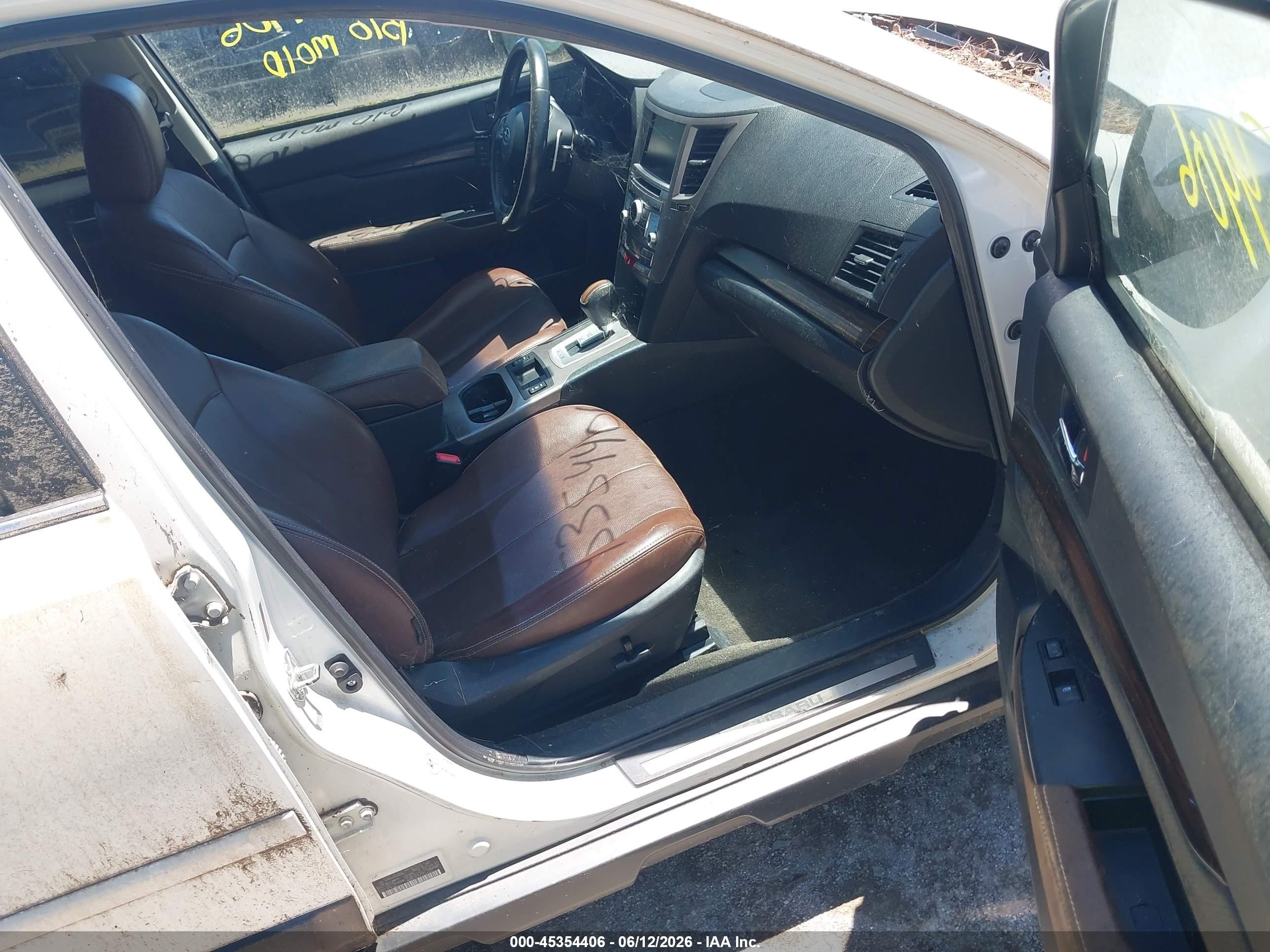 2013 Subaru Outback 2.5i Limited White vin: 4S4BRCSC9D3294909