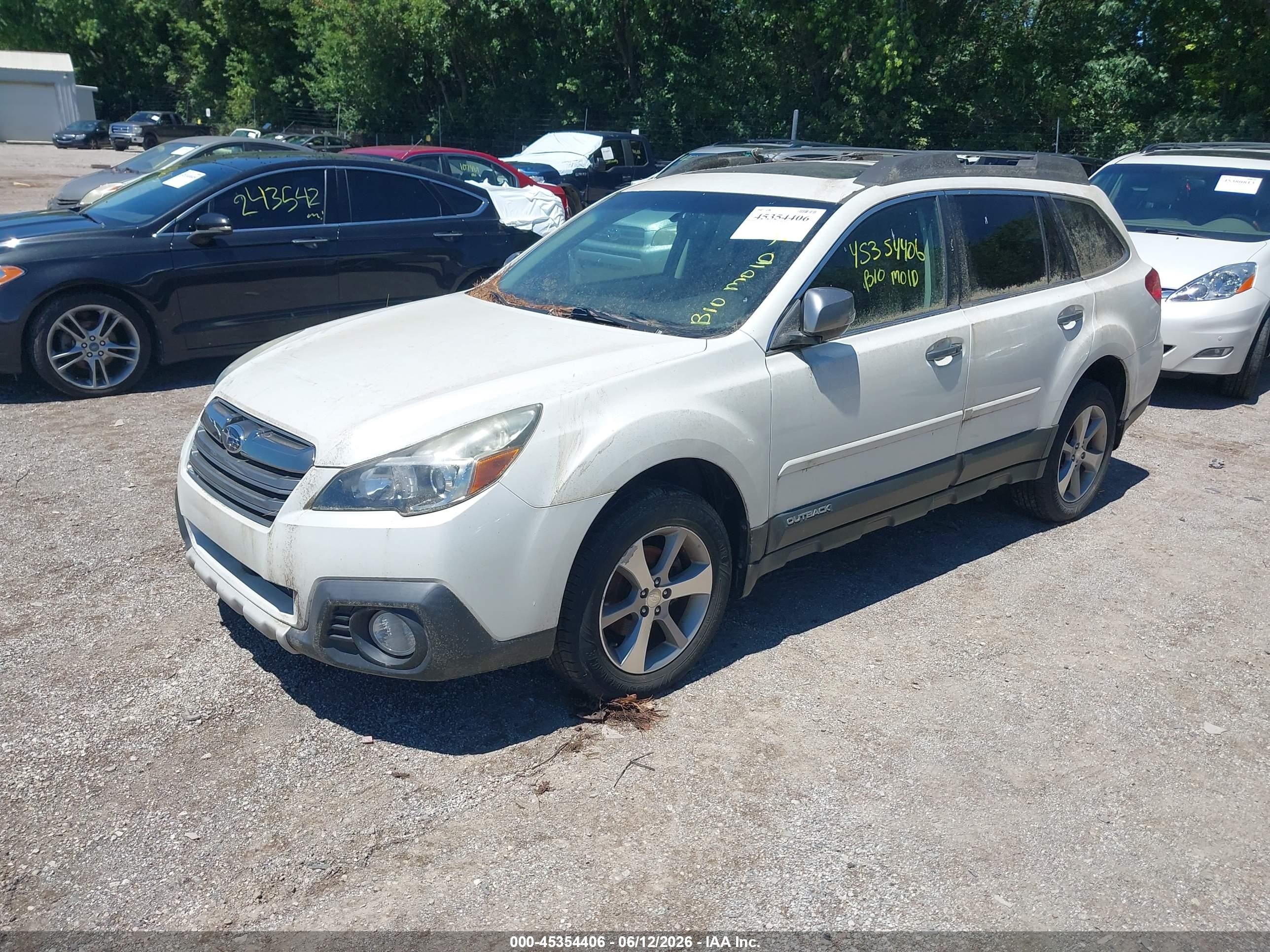 2013 Subaru Outback 2.5i Limited White vin: 4S4BRCSC9D3294909