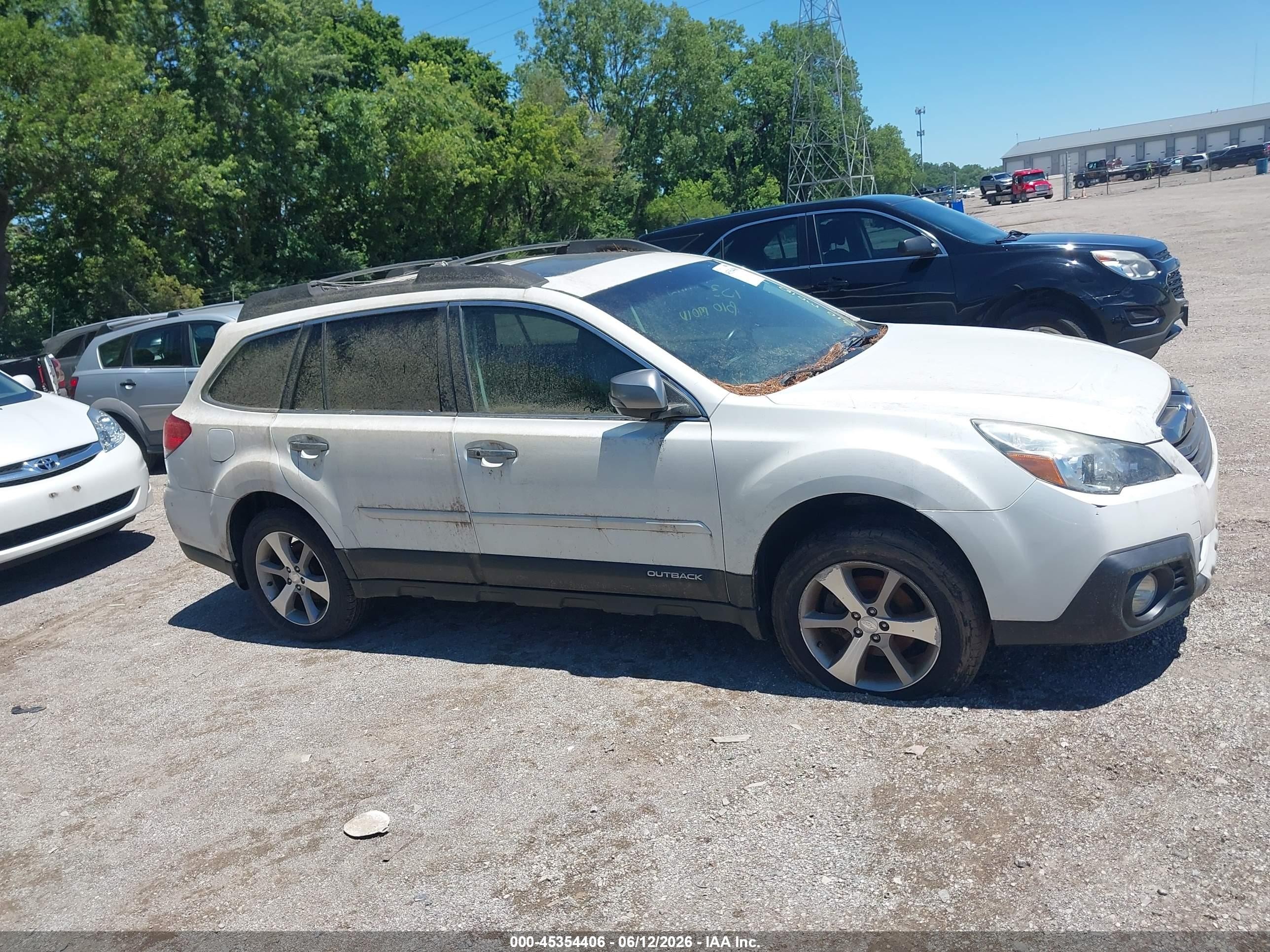 2013 Subaru Outback 2.5i Limited White vin: 4S4BRCSC9D3294909