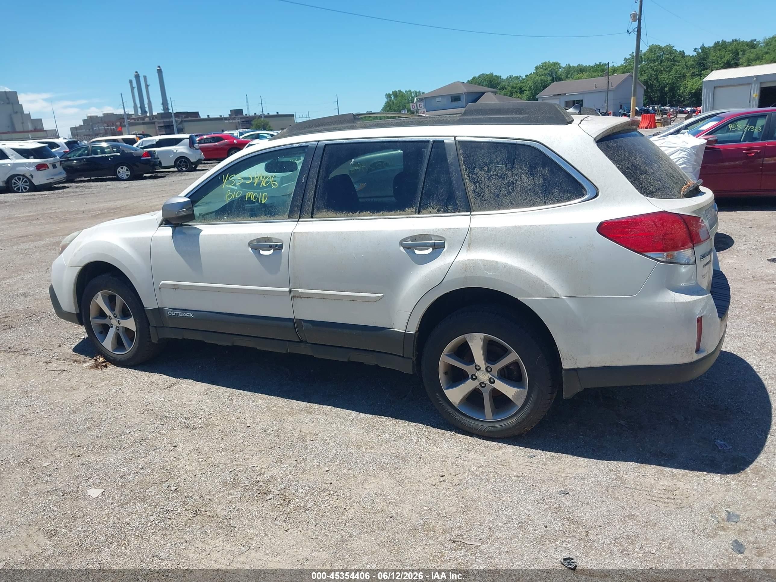 2013 Subaru Outback 2.5i Limited White vin: 4S4BRCSC9D3294909