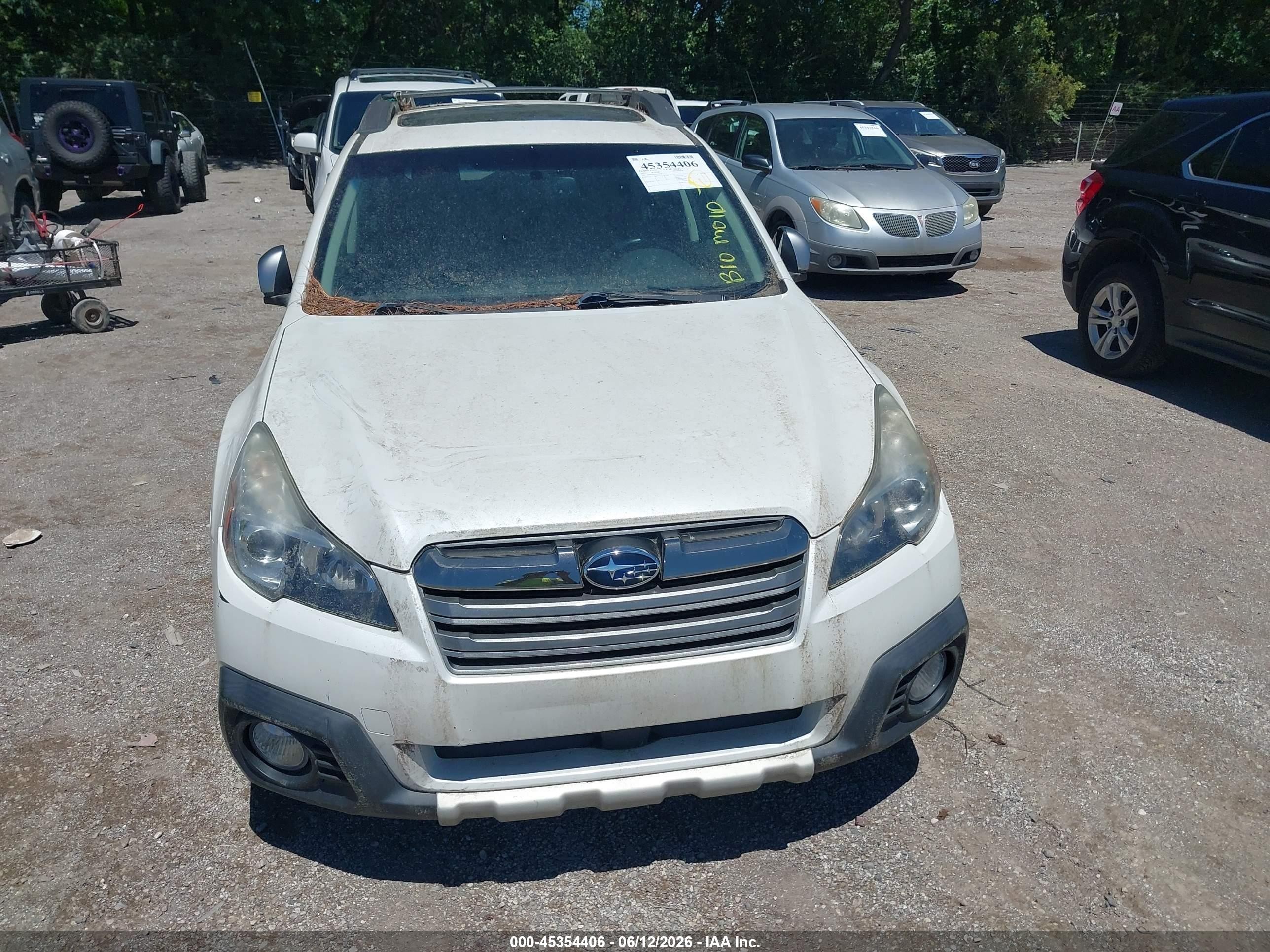 2013 Subaru Outback 2.5i Limited White vin: 4S4BRCSC9D3294909