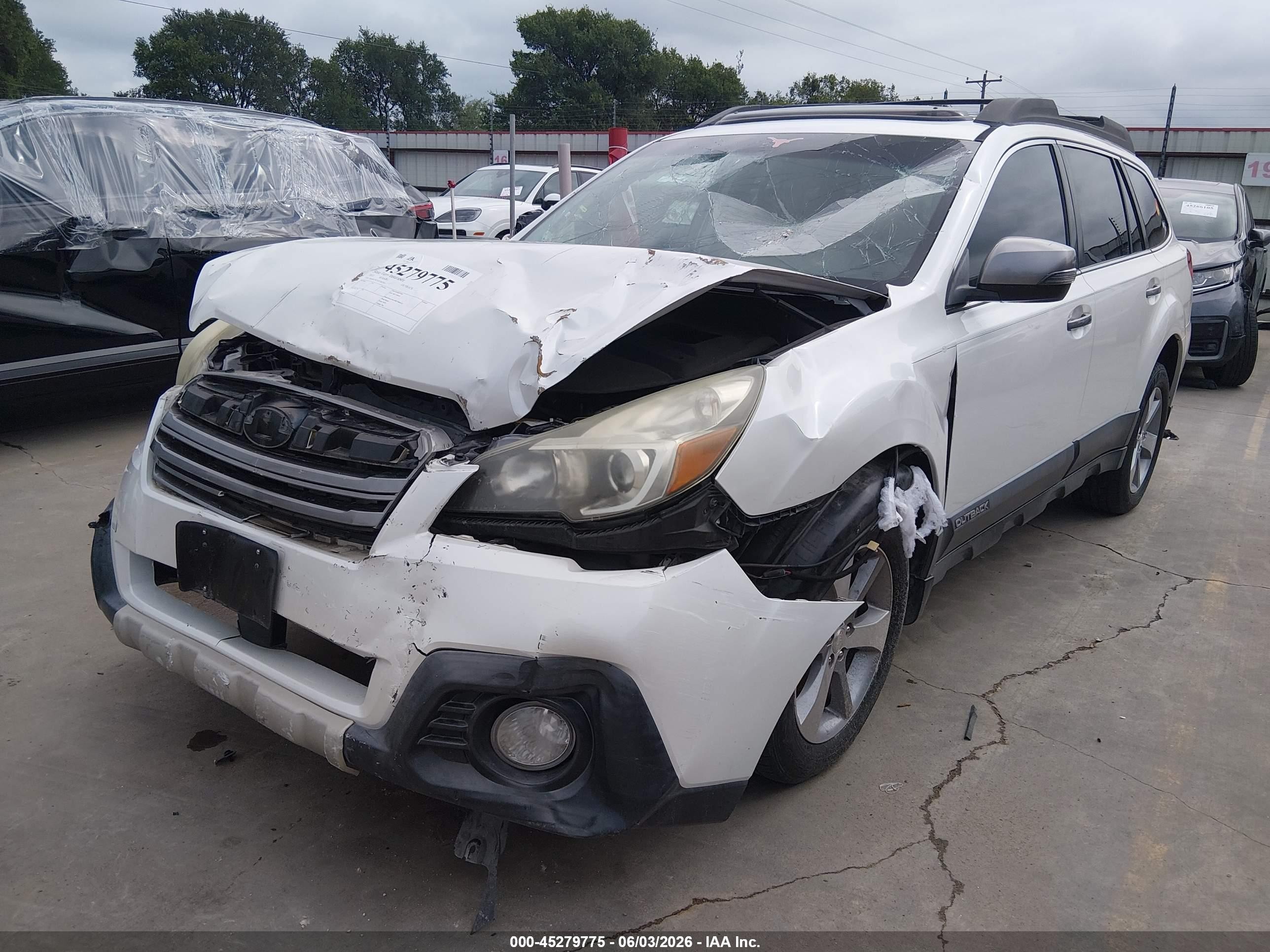 2013 Subaru Outback 2.5i Limited Белый vin: 4S4BRCSCXD3282509