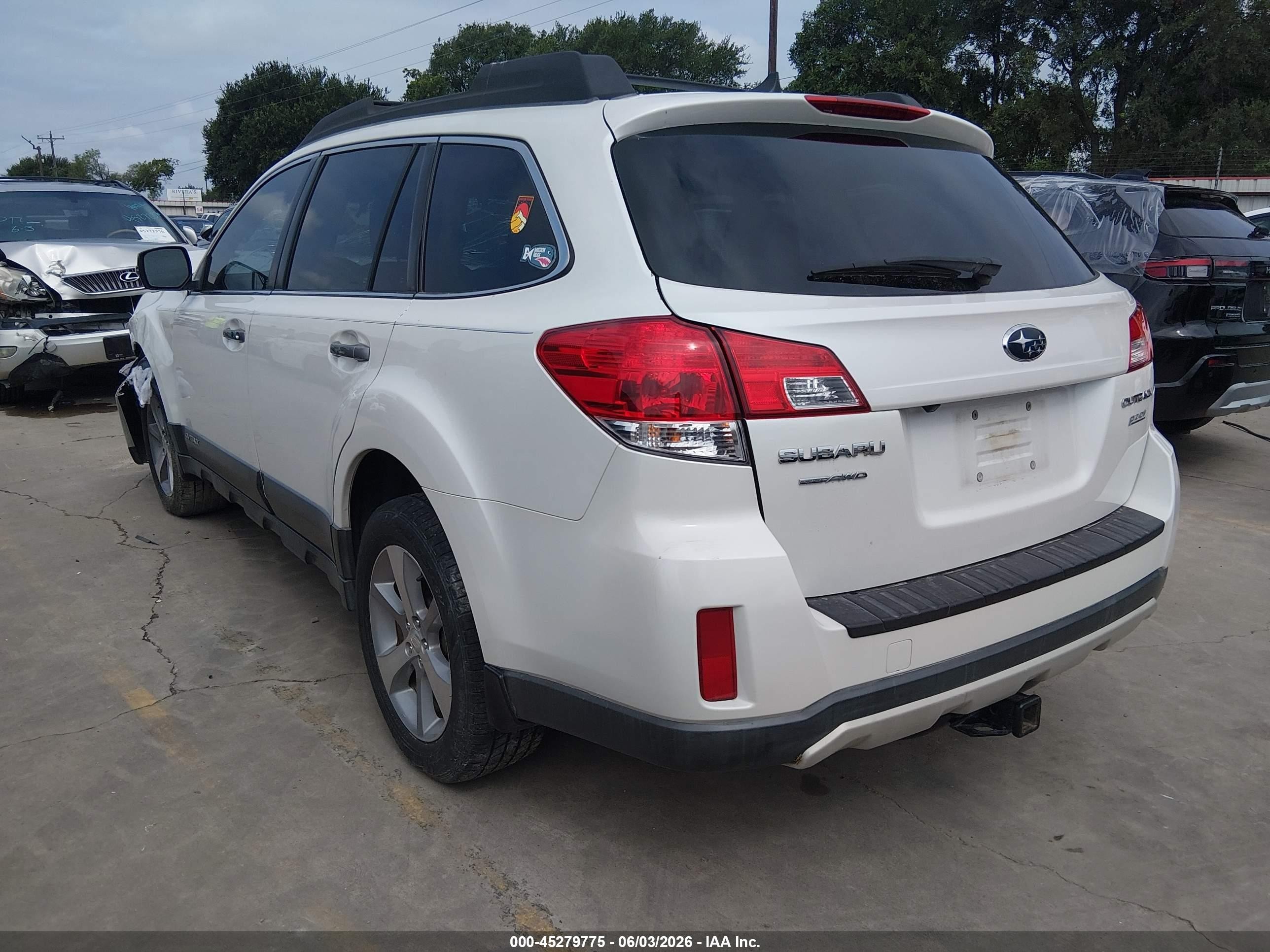2013 Subaru Outback 2.5i Limited Белый vin: 4S4BRCSCXD3282509