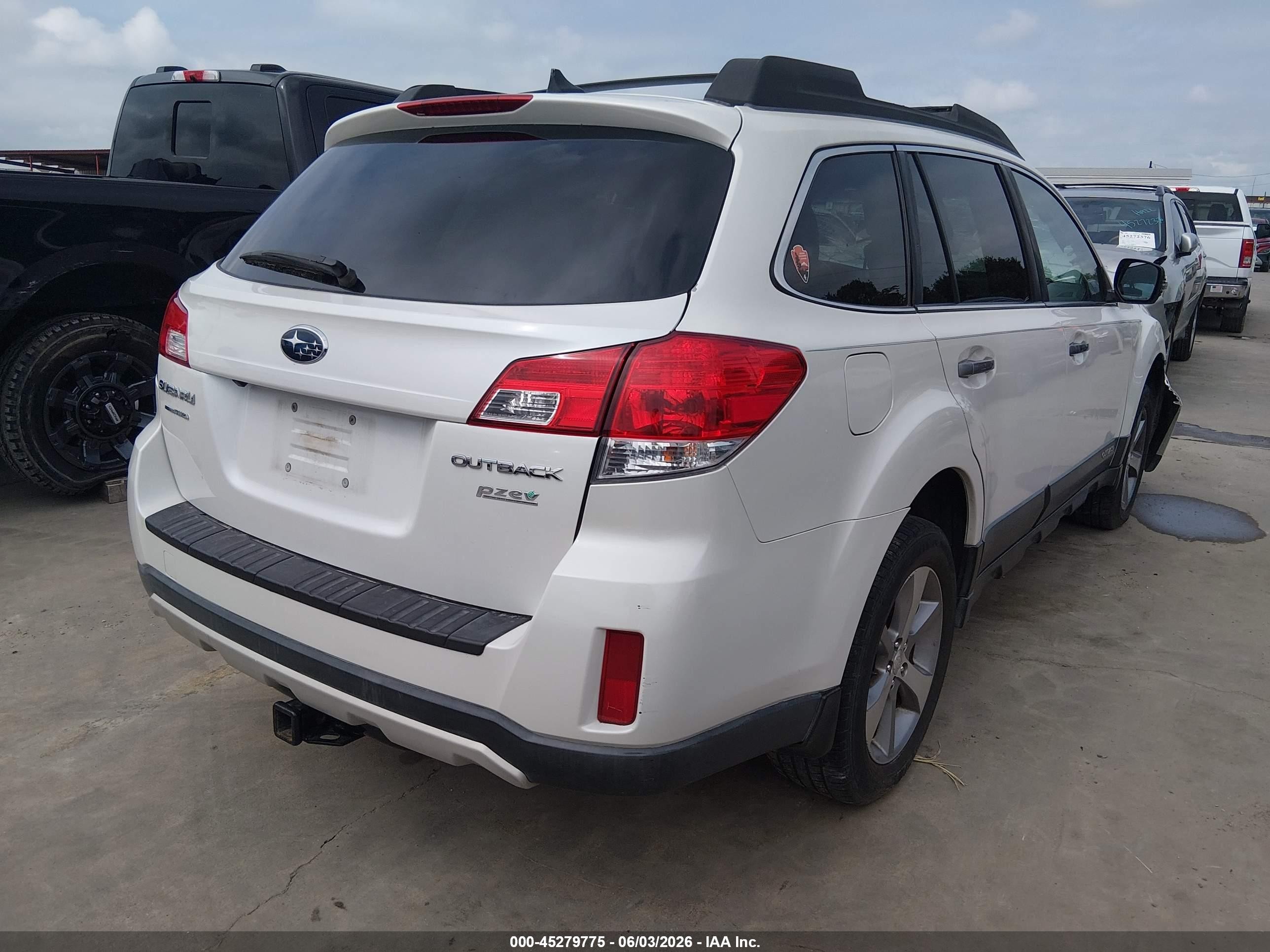 2013 Subaru Outback 2.5i Limited Белый vin: 4S4BRCSCXD3282509