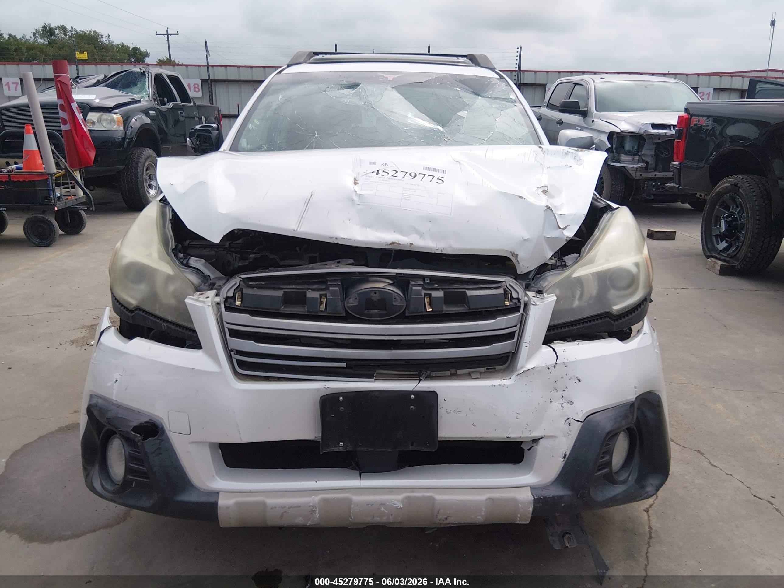 2013 Subaru Outback 2.5i Limited Белый vin: 4S4BRCSCXD3282509