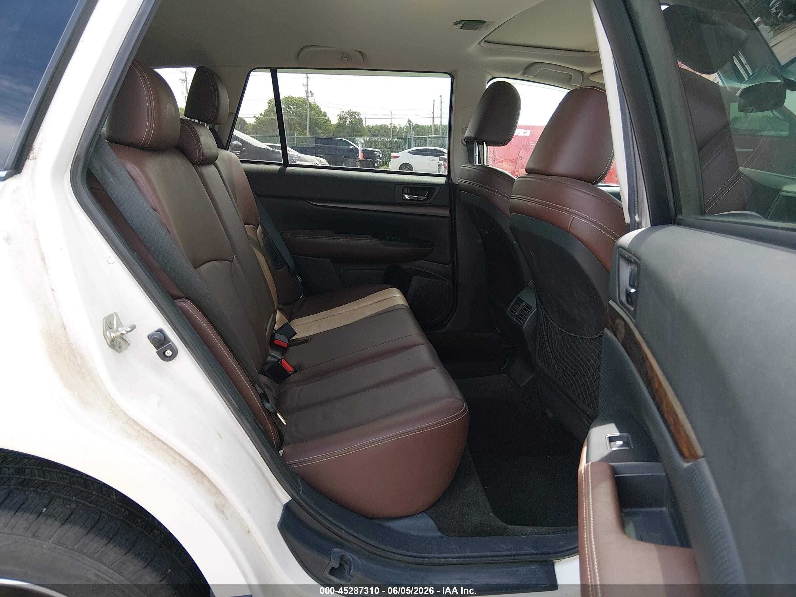 2013 Subaru Outback 2.5i Limited White vin: 4S4BRCSCXD3312429