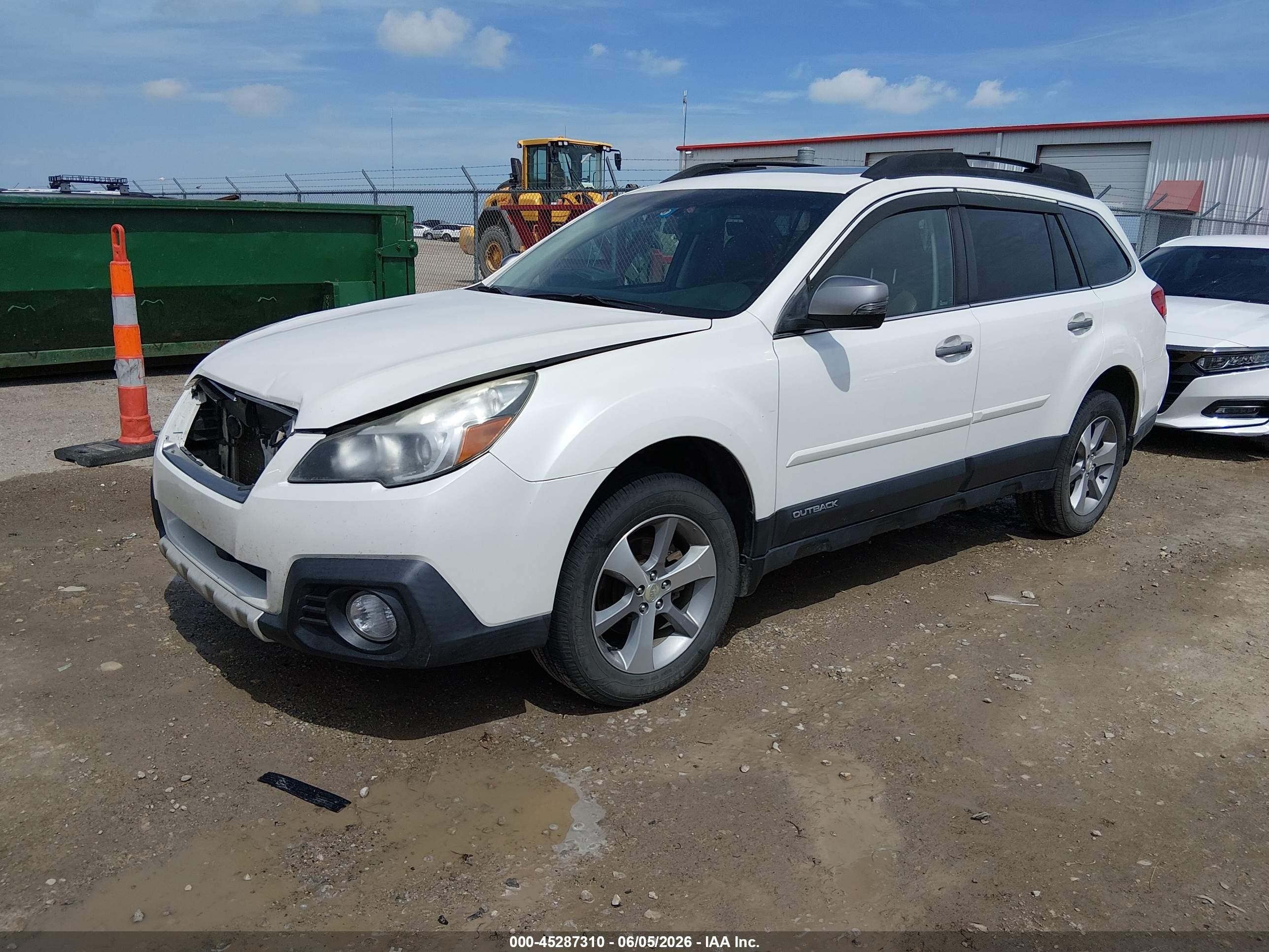 2013 Subaru Outback 2.5i Limited White vin: 4S4BRCSCXD3312429
