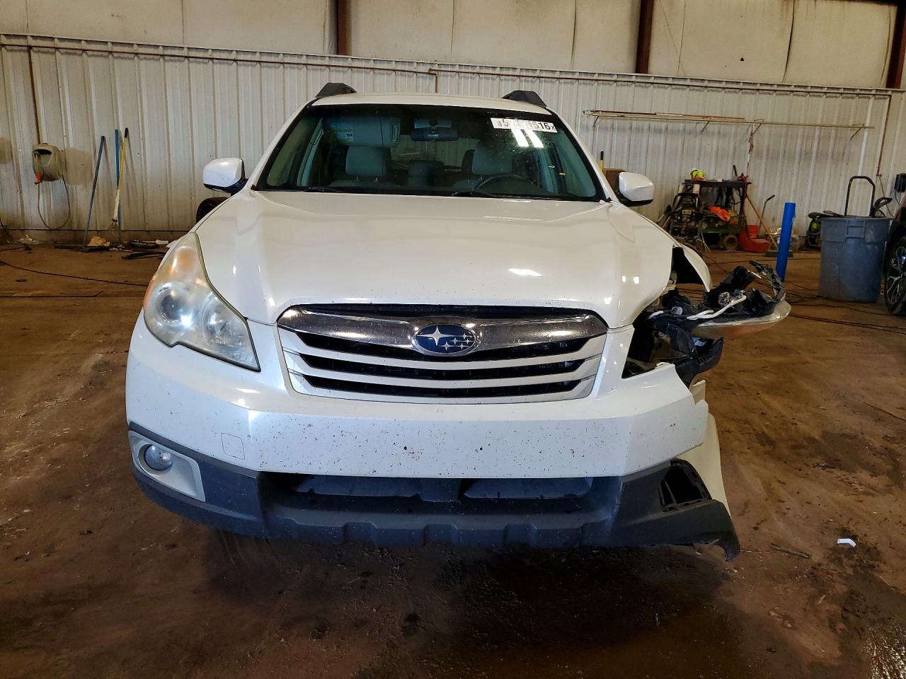 2011 Subaru Outback 3.6r White vin: 4S4BRDAC1B2443176