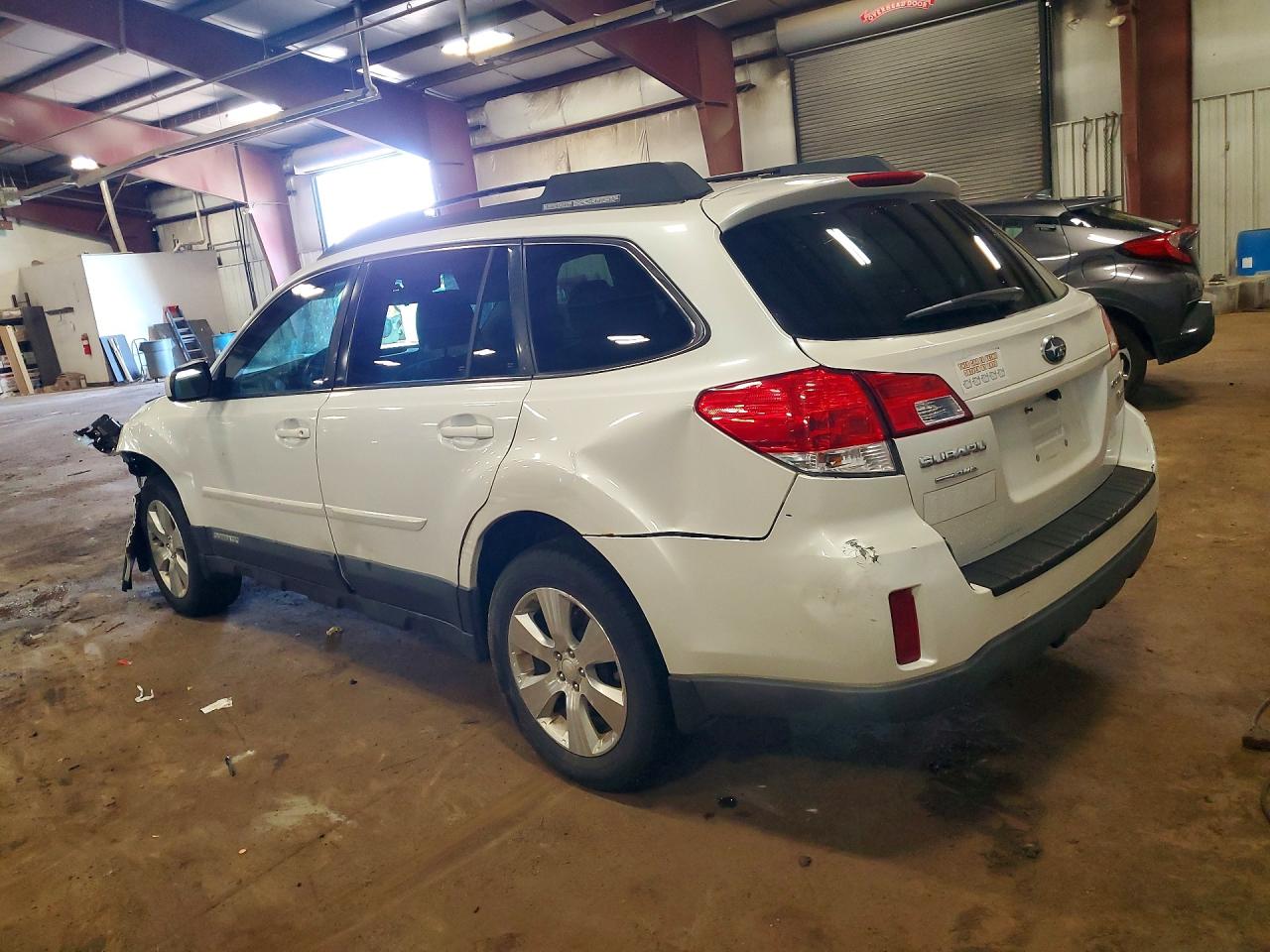 2011 Subaru Outback 3.6r White vin: 4S4BRDAC1B2443176