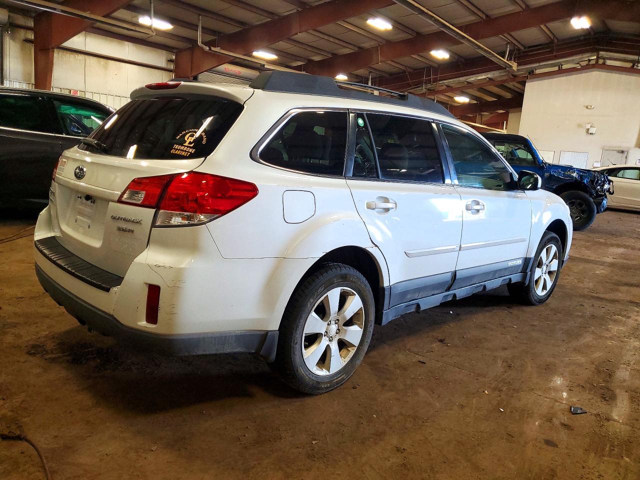 2011 Subaru Outback 3.6r White vin: 4S4BRDAC1B2443176