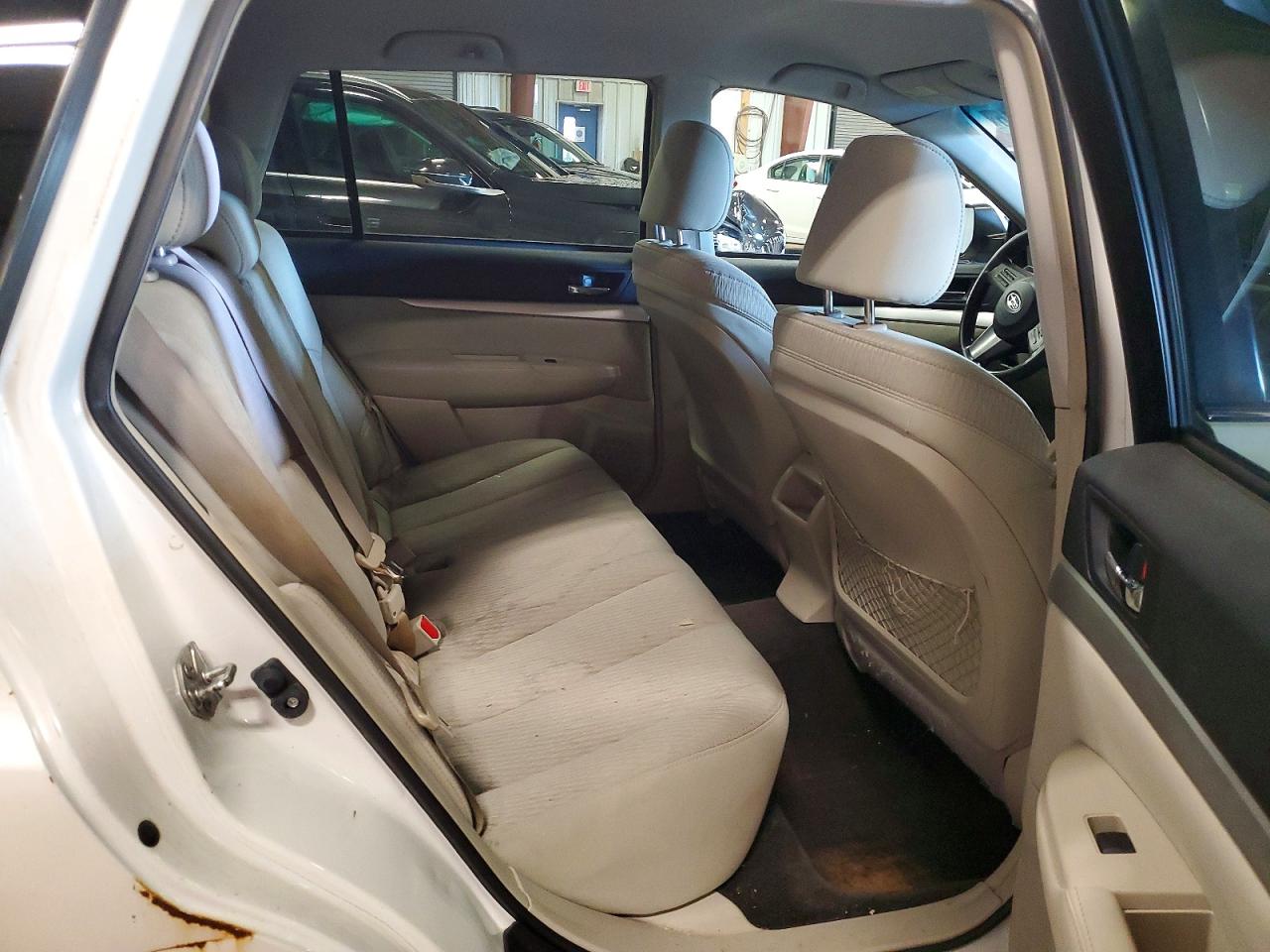 2011 Subaru Outback 3.6r White vin: 4S4BRDAC1B2443176