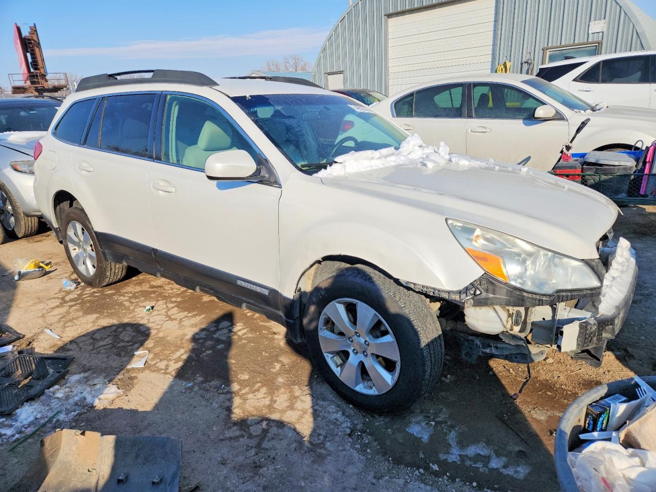 2011 Subaru Outback 3.6r White vin: 4S4BRDAC6B2378177