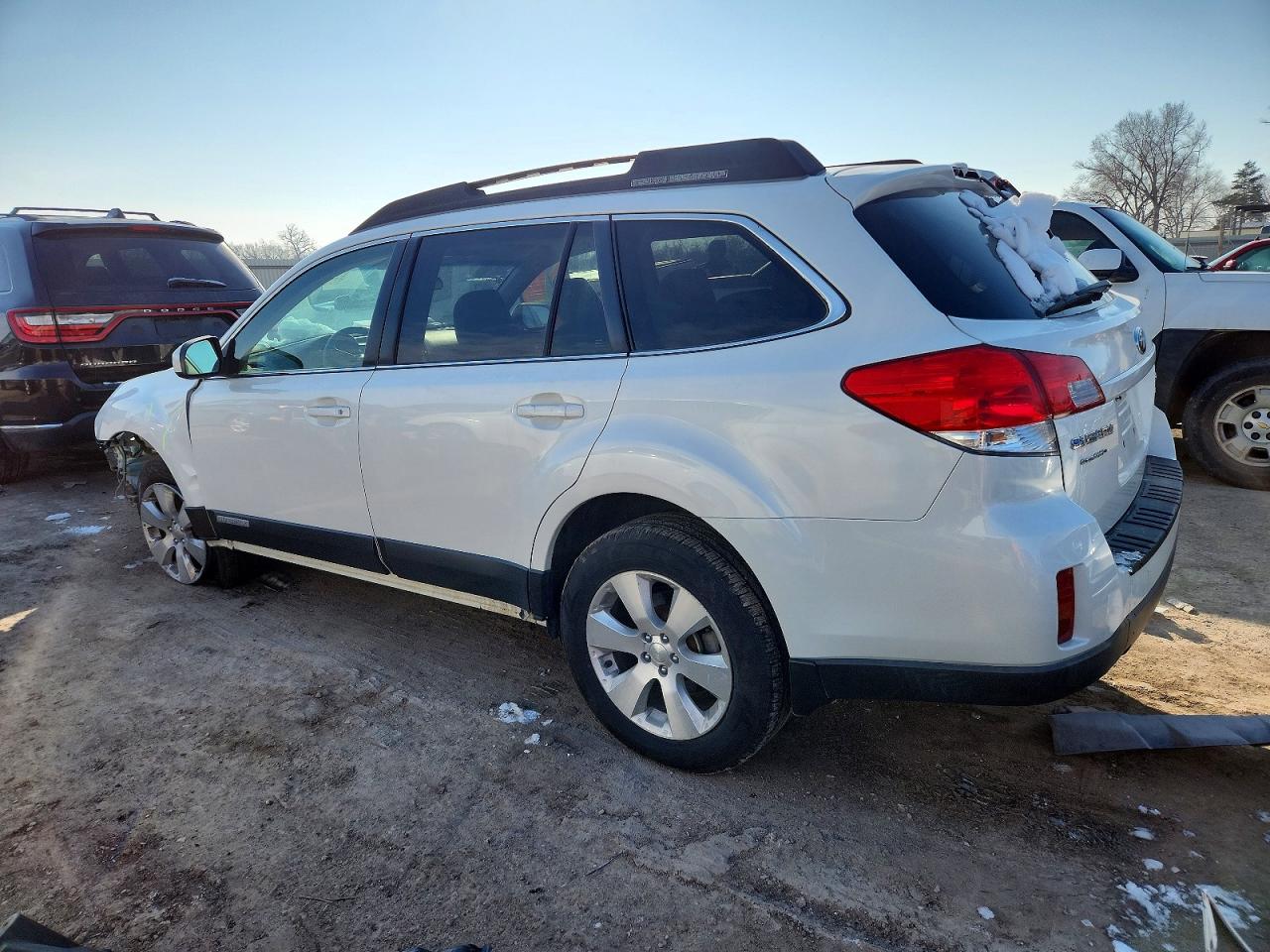 2011 Subaru Outback 3.6r White vin: 4S4BRDAC6B2378177