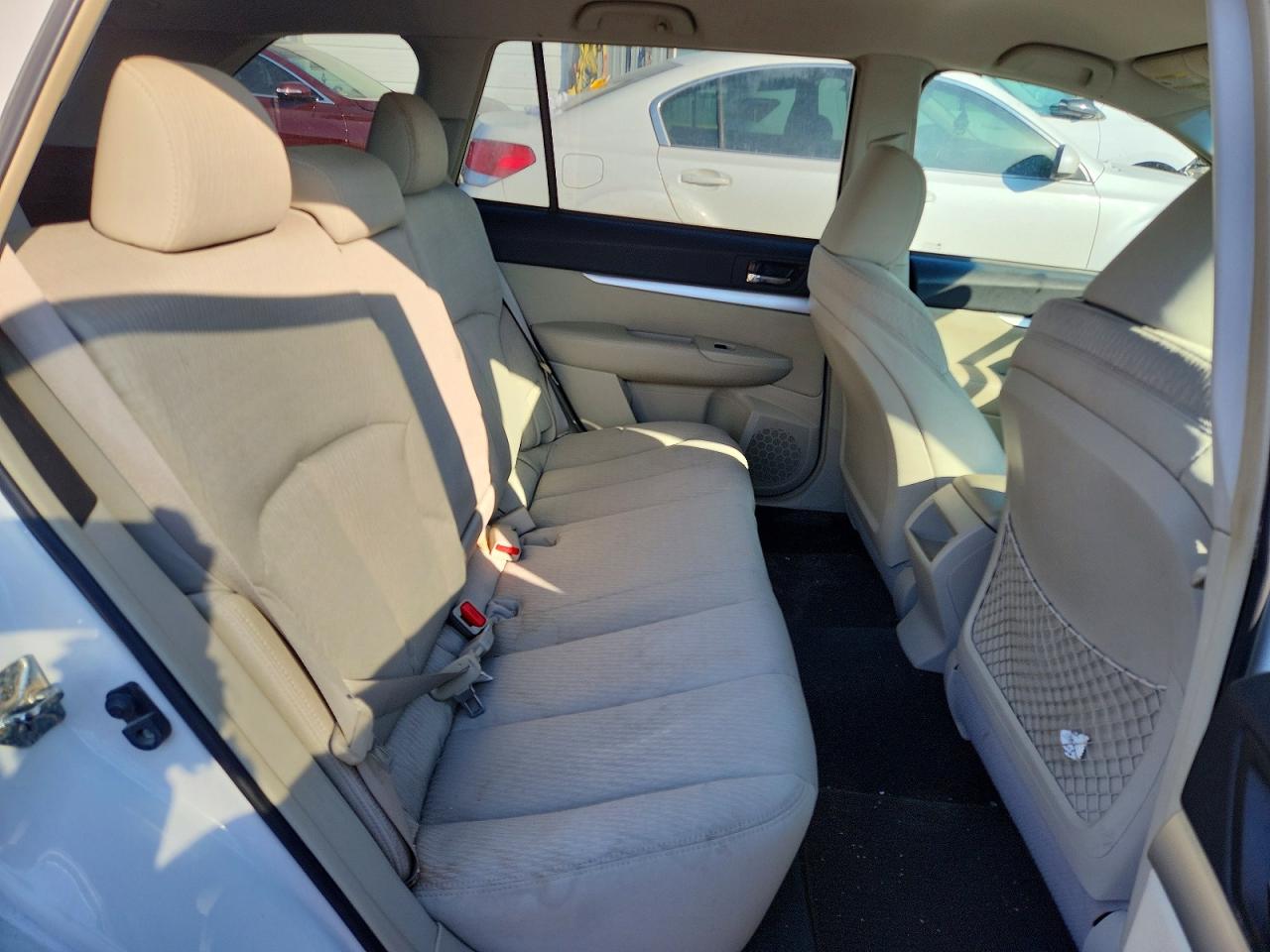 2011 Subaru Outback 3.6r White vin: 4S4BRDAC6B2378177
