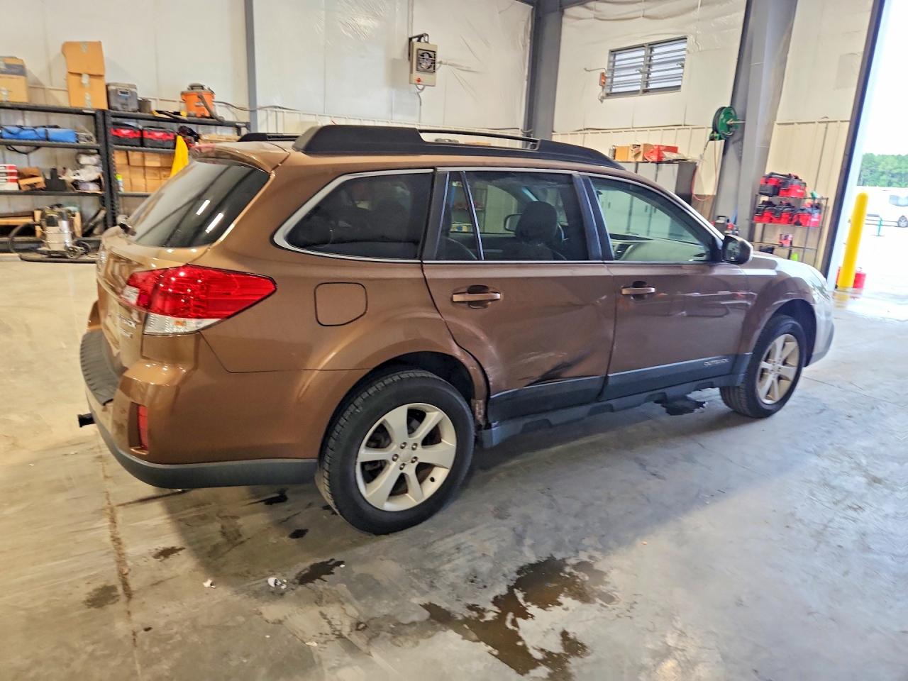 2013 Subaru Outback 3.6r Желто-коричневый vin: 4S4BRDAC9D2275886