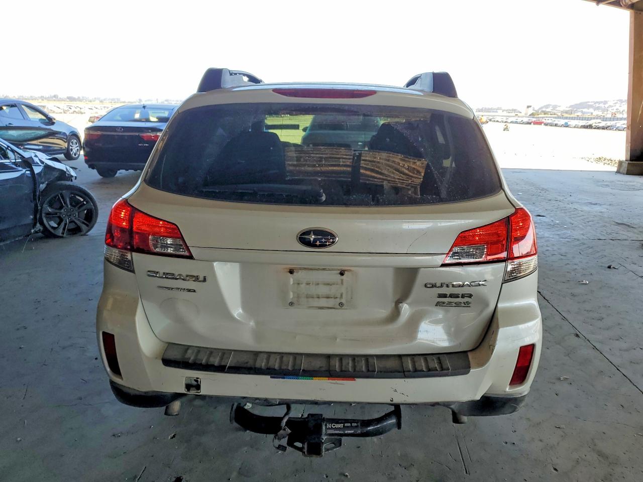 2010 Subaru Outback 3.6r Premium White vin: 4S4BRDGCXA2369732