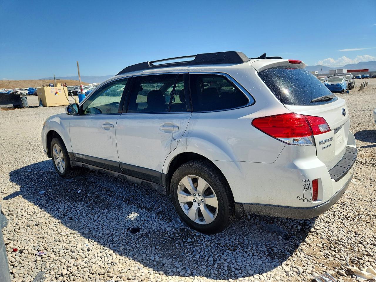 2012 Subaru Outback 3.6r Premium White vin: 4S4BRDHC4C2226650
