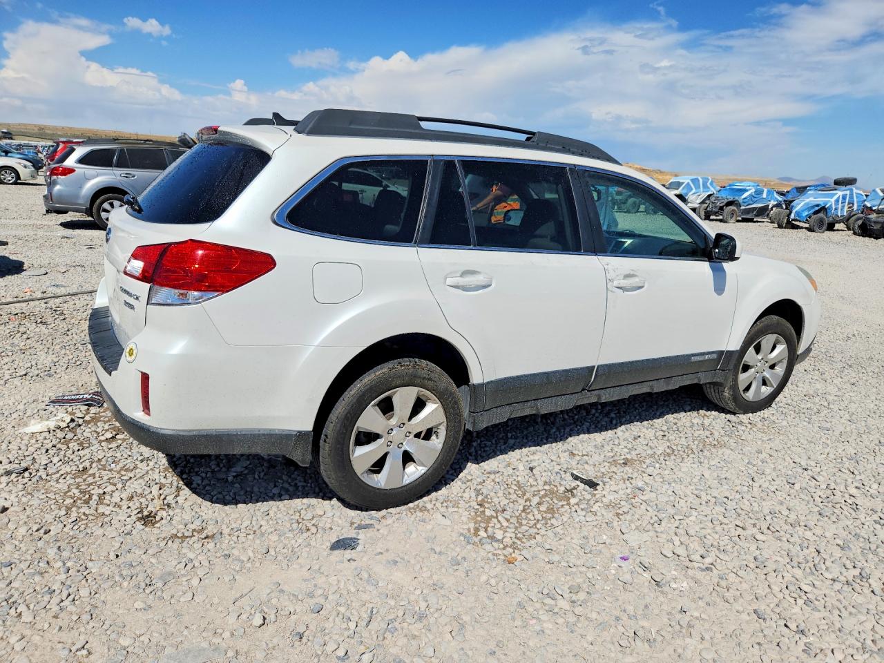 2012 Subaru Outback 3.6r Premium White vin: 4S4BRDHC4C2226650
