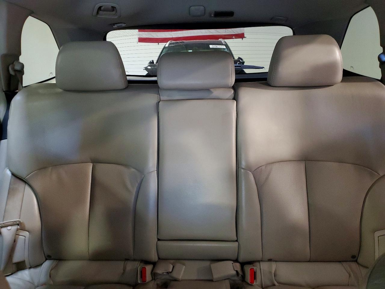 2011 Subaru Outback 3.6r Limited White vin: 4S4BRDJC6B2323793