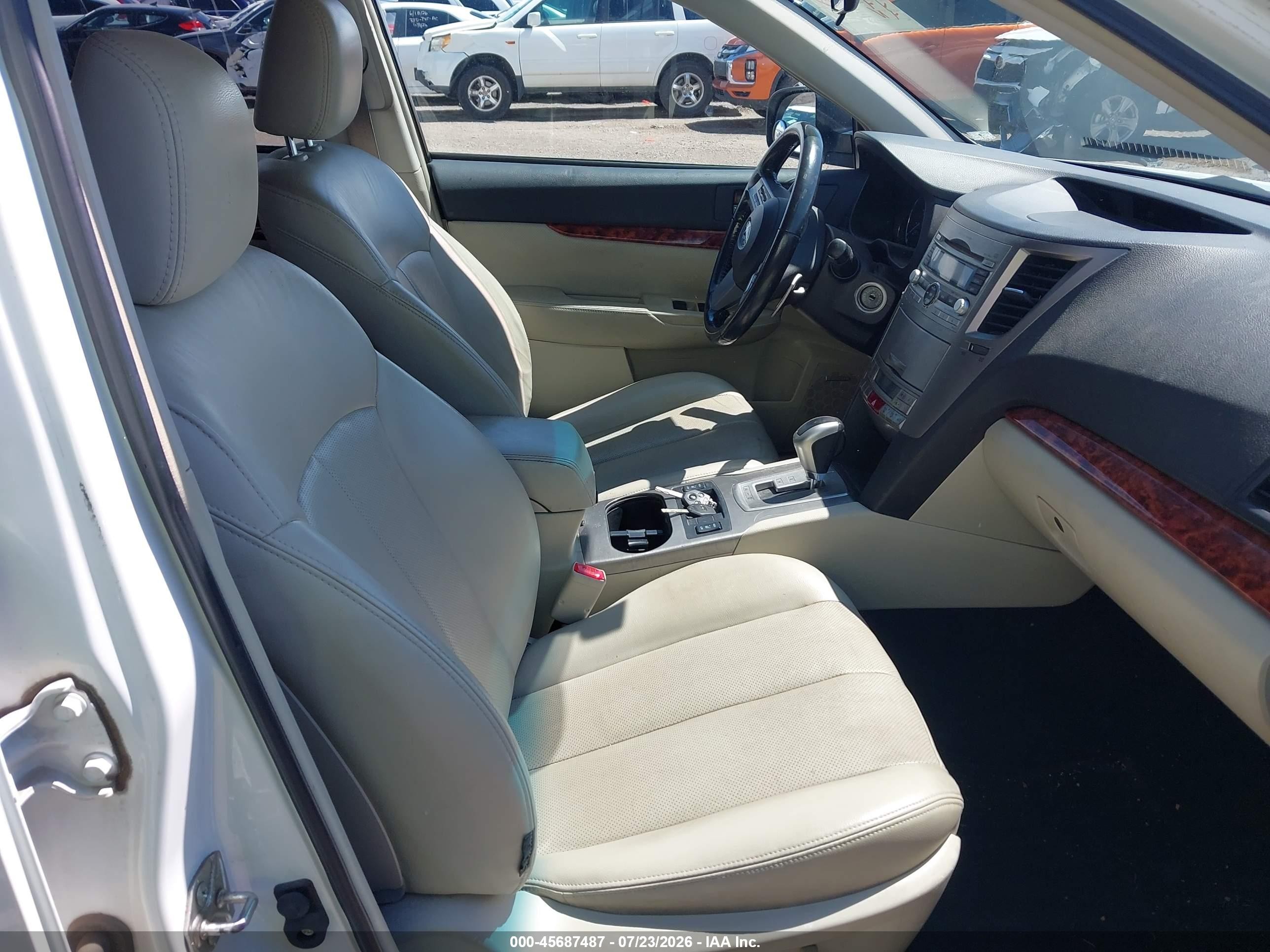 2011 Subaru Outback 3.6r Limited White vin: 4S4BRDJC6B2407080