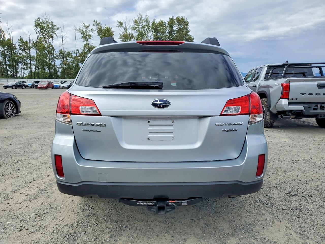 2012 Subaru Outback 3.6r Limited Серебряный vin: 4S4BRDJC7C2261872