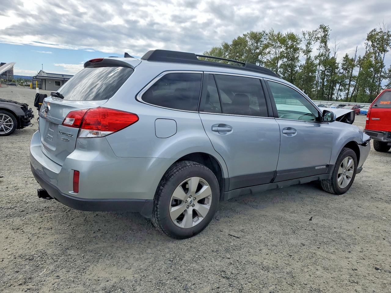 2012 Subaru Outback 3.6r Limited Серебряный vin: 4S4BRDJC7C2261872