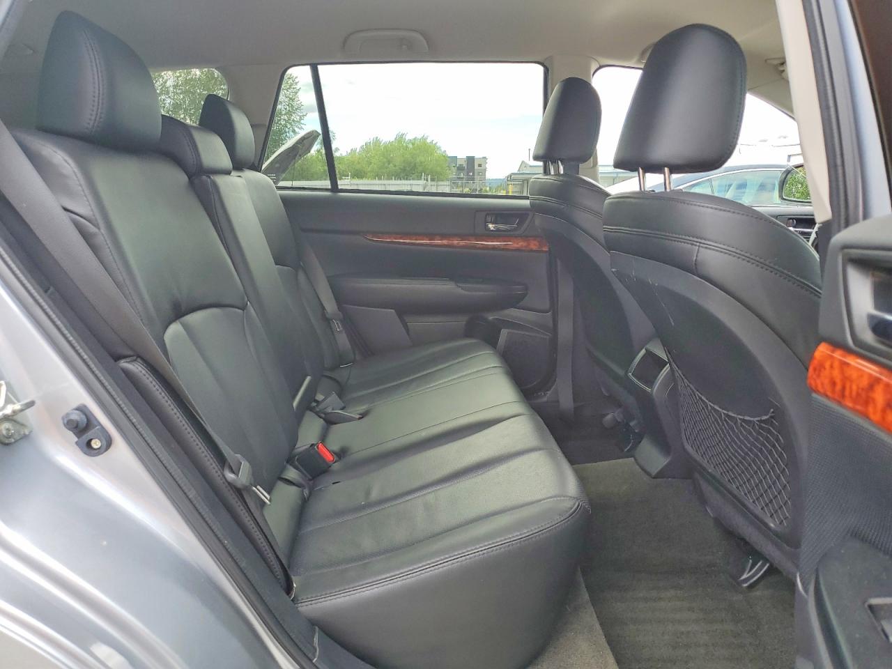 2012 Subaru Outback 3.6r Limited Серебряный vin: 4S4BRDJC7C2261872
