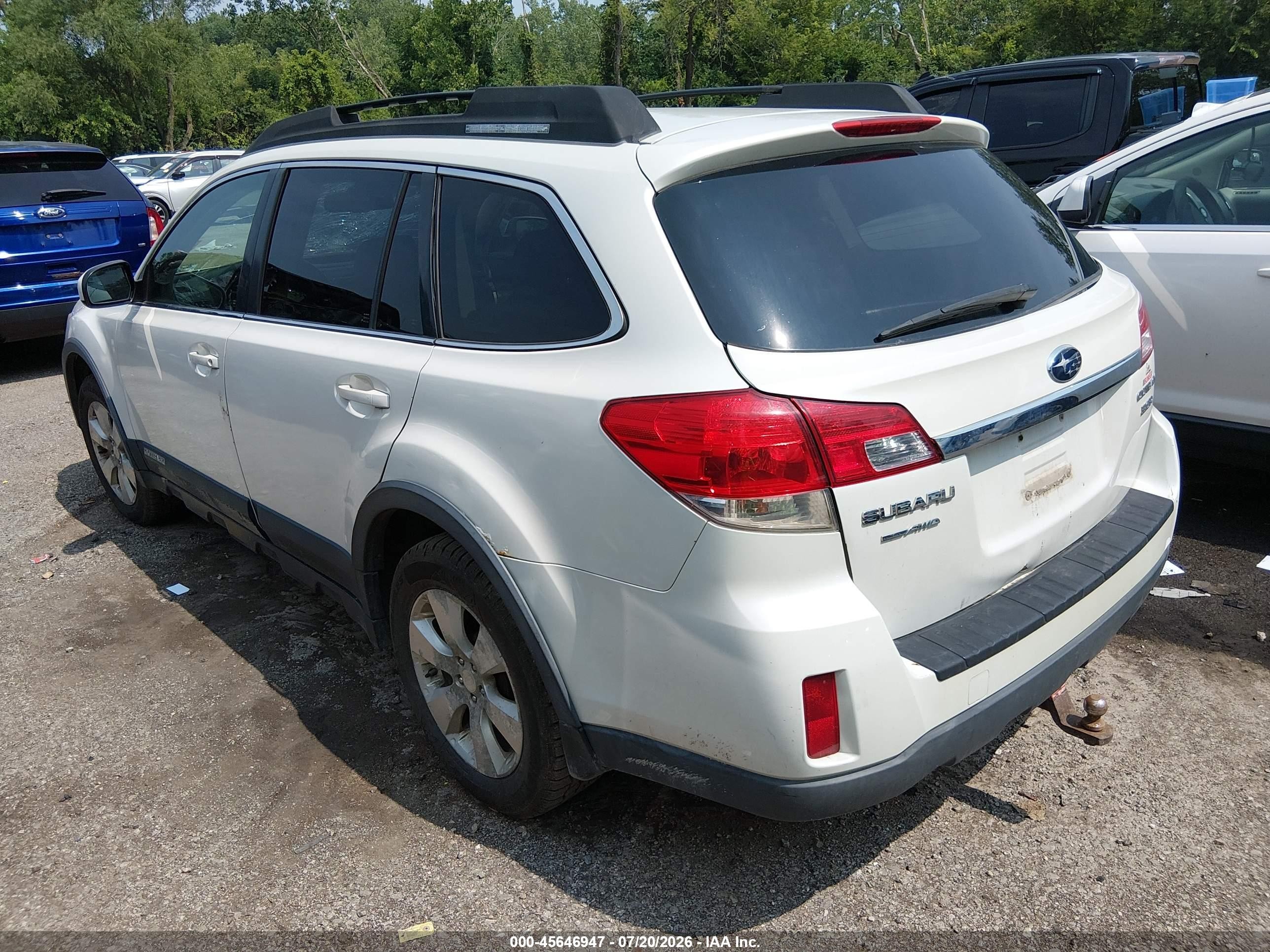 2010 Subaru Outback 3.6r Limited White vin: 4S4BRDKC0A2315685