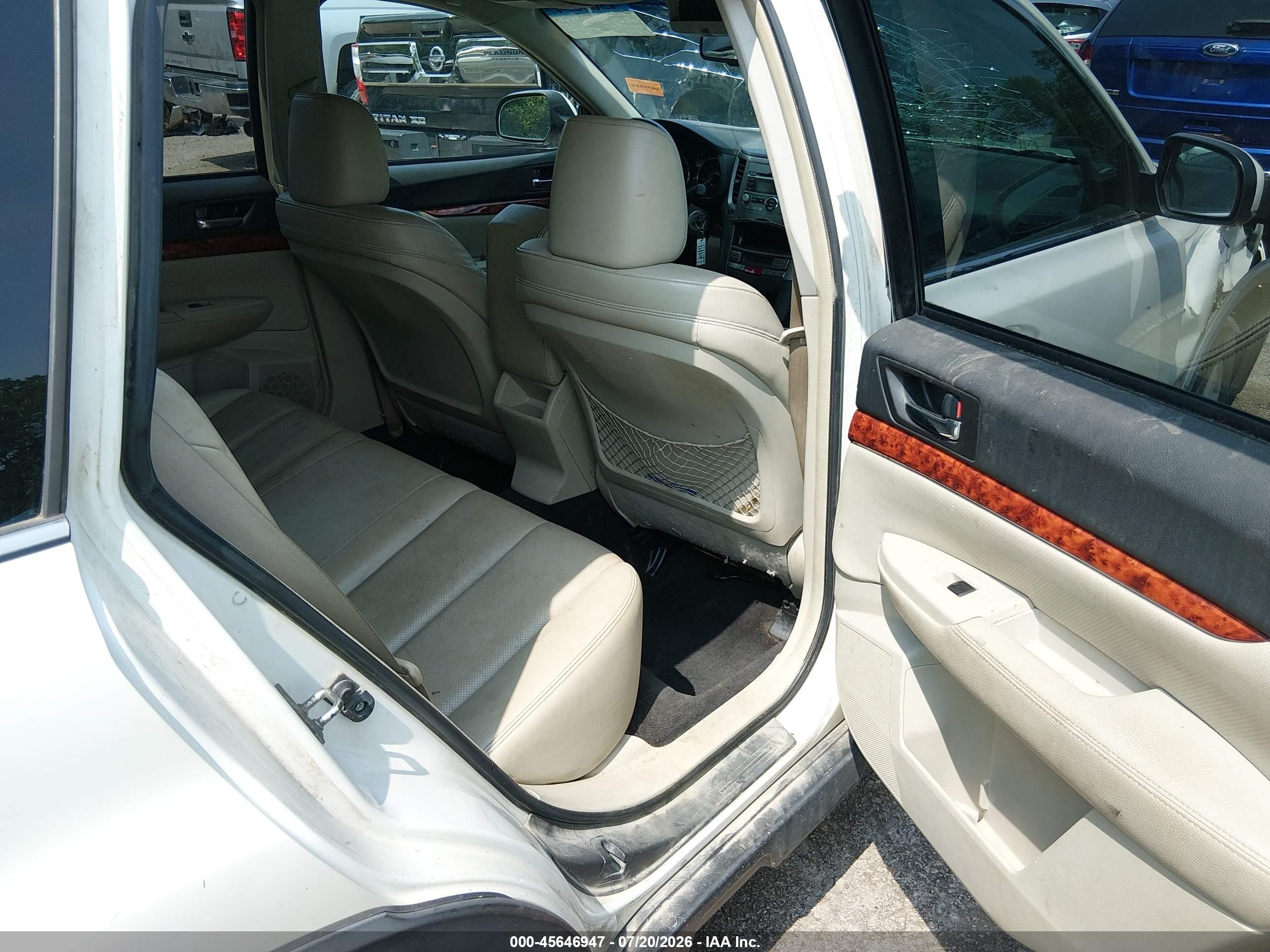 2010 Subaru Outback 3.6r Limited White vin: 4S4BRDKC0A2315685