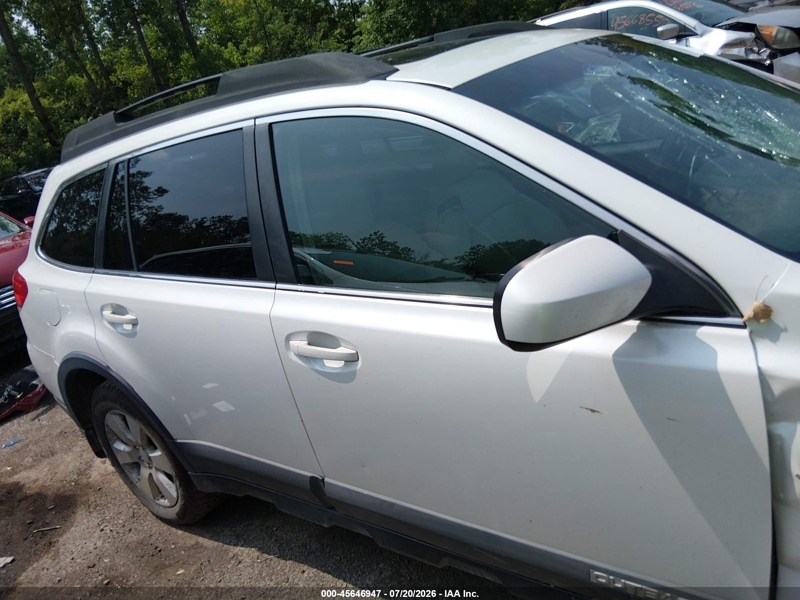 2010 Subaru Outback 3.6r Limited White vin: 4S4BRDKC0A2315685