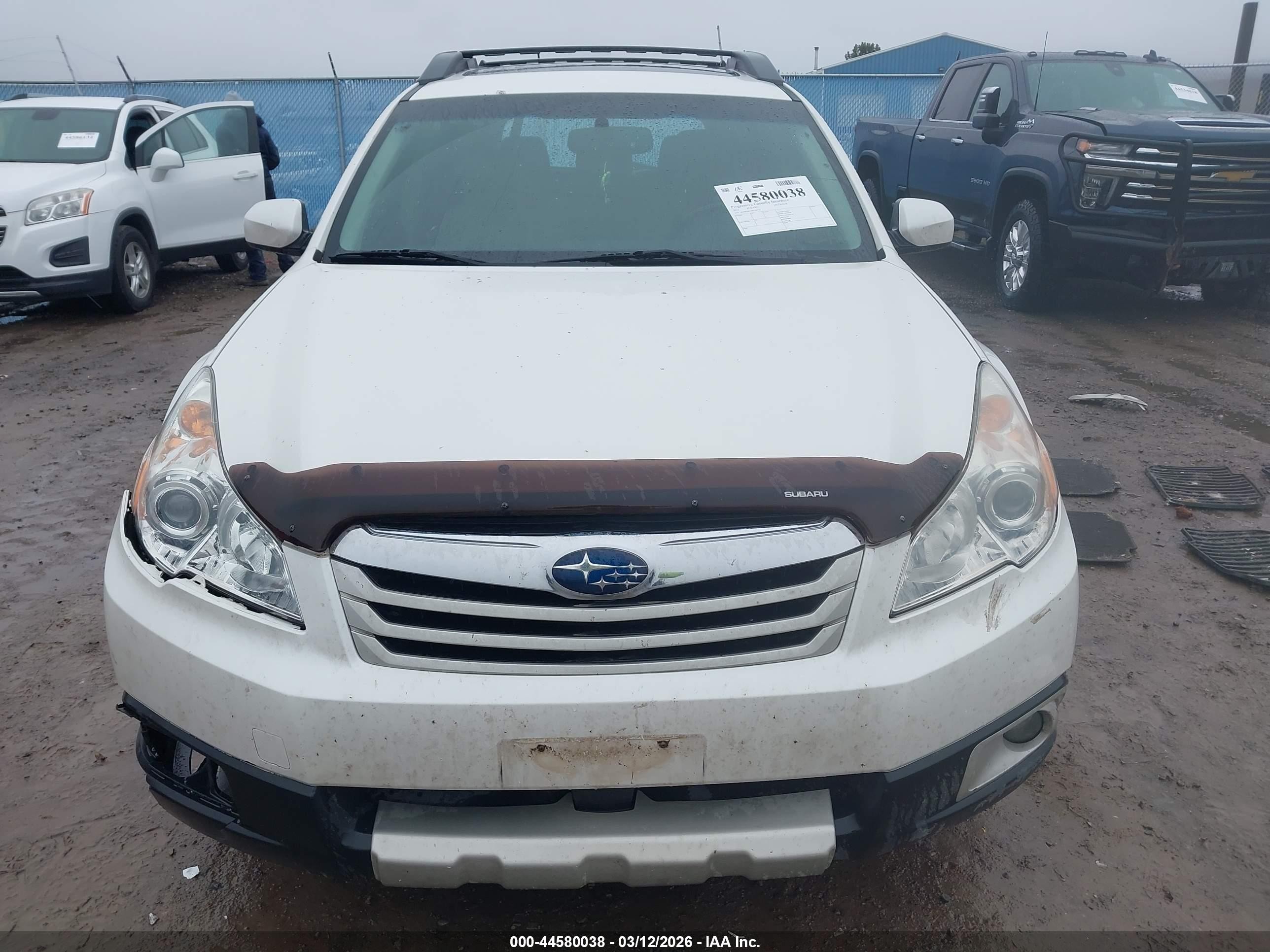 2011 Subaru Outback 3.6r Limited White vin: 4S4BRDKC0B2386791