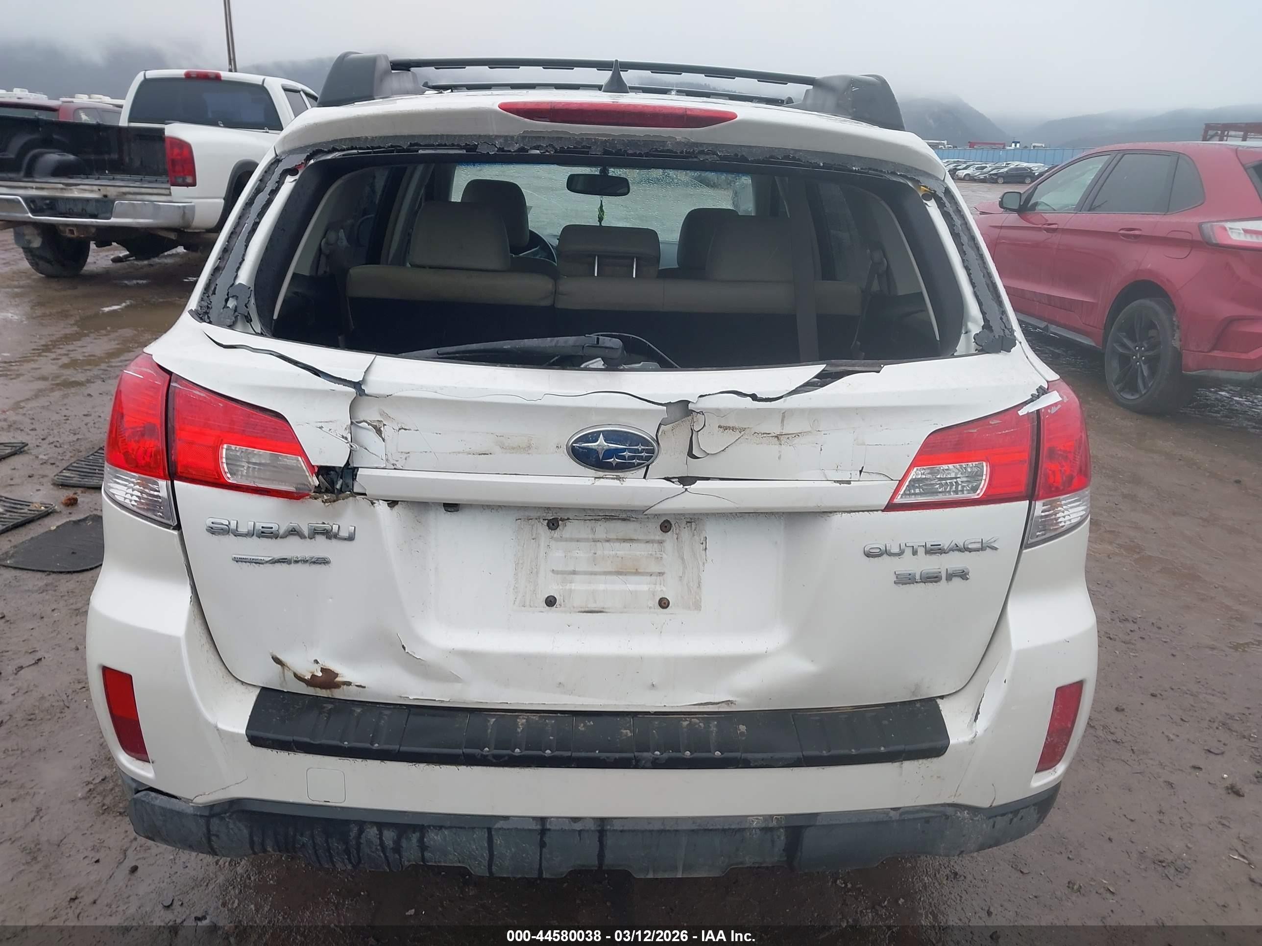 2011 Subaru Outback 3.6r Limited White vin: 4S4BRDKC0B2386791