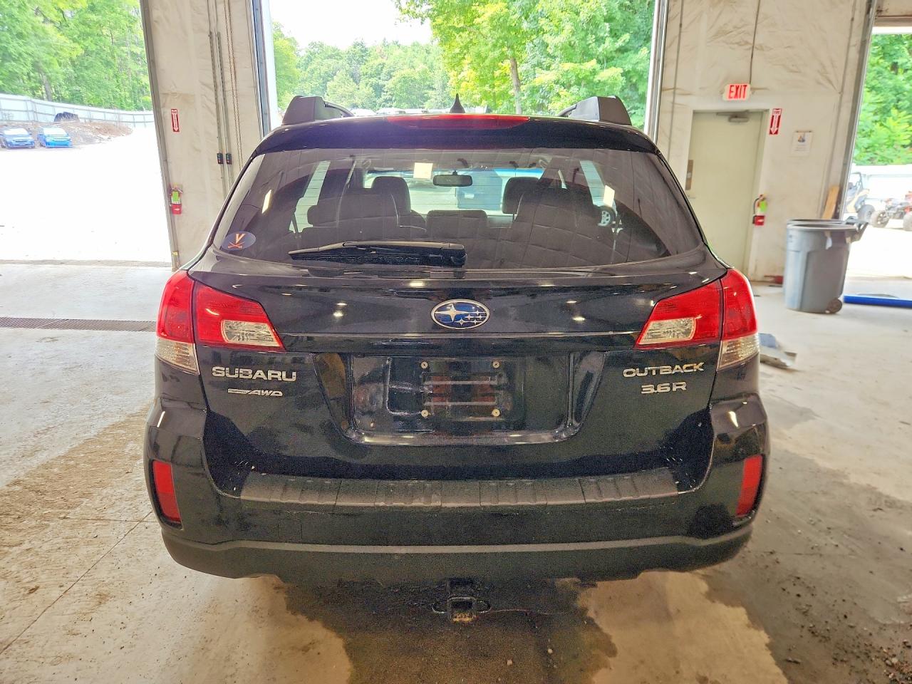 2011 Subaru Outback 3.6r Limited Black vin: 4S4BRDKC0B2414752