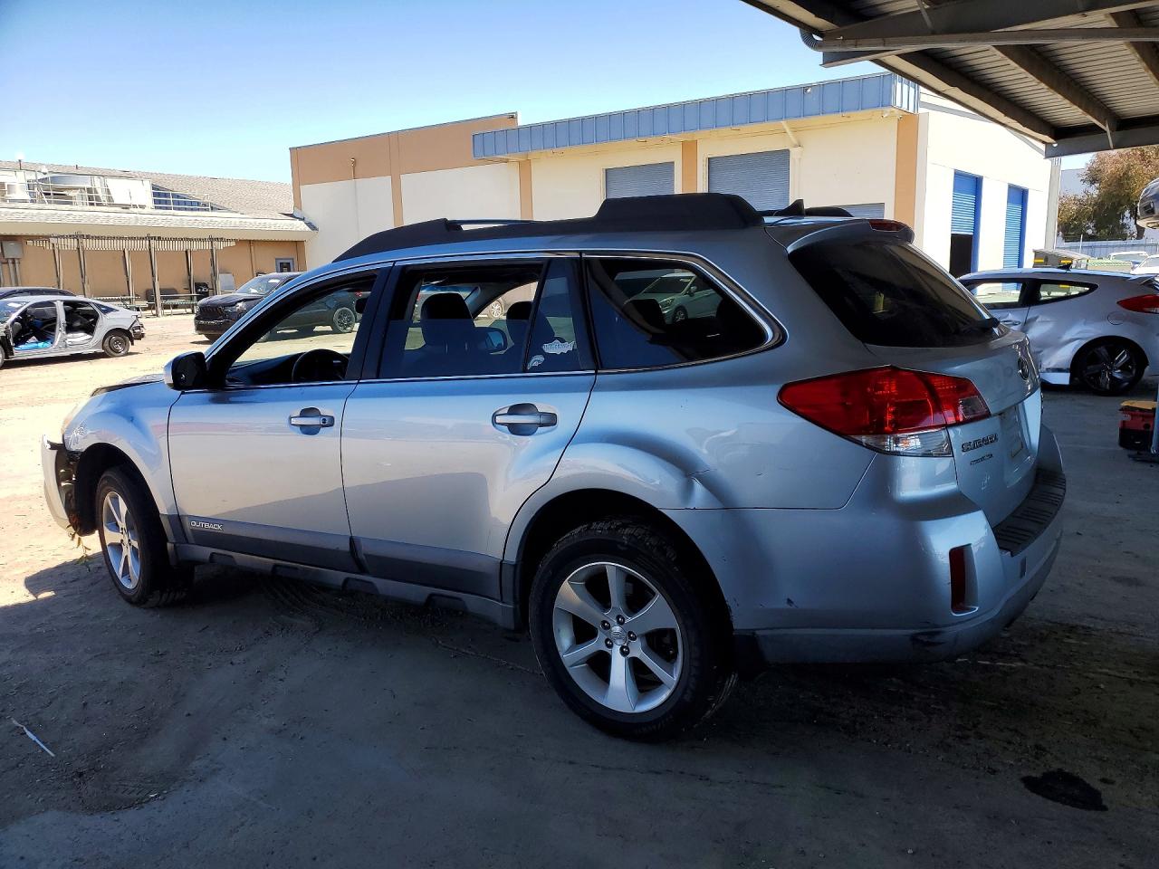 2013 Subaru Outback 3.6r Limited Silver vin: 4S4BRDKC0D2282398