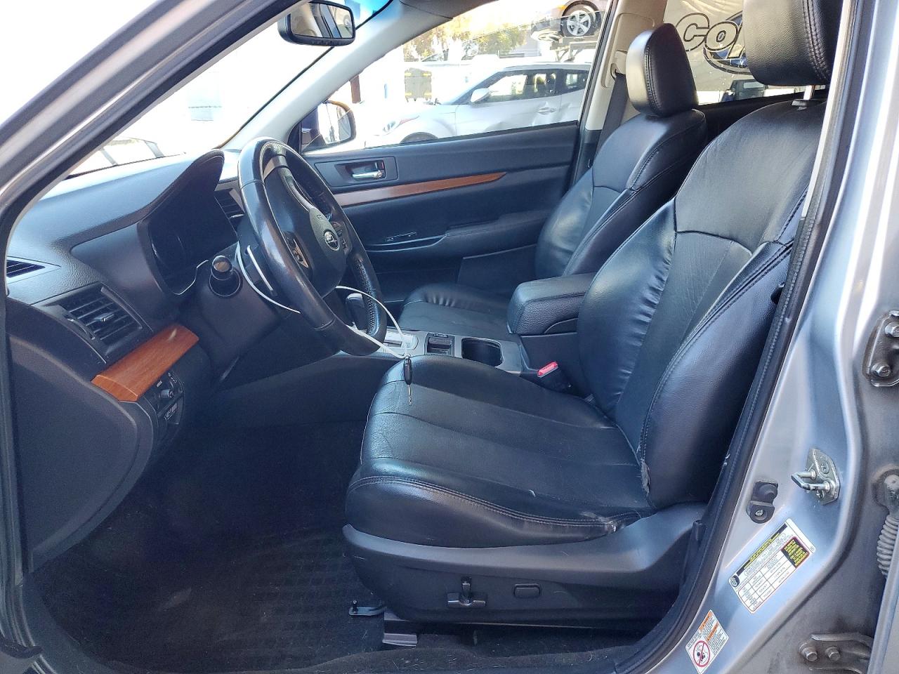2013 Subaru Outback 3.6r Limited Silver vin: 4S4BRDKC0D2282398