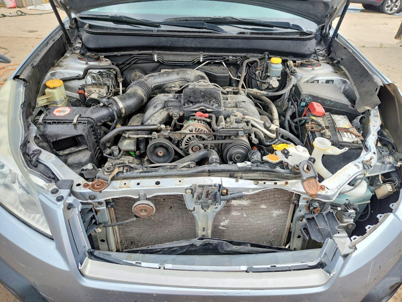 2014 Subaru Outback 3.6r Limited Серебряный vin: 4S4BRDKC0E2204608