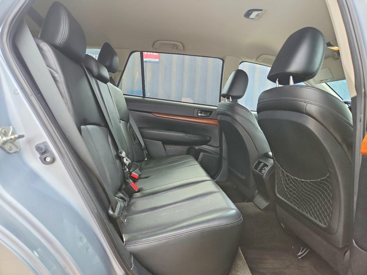 2014 Subaru Outback 3.6r Limited Серебряный vin: 4S4BRDKC0E2204608
