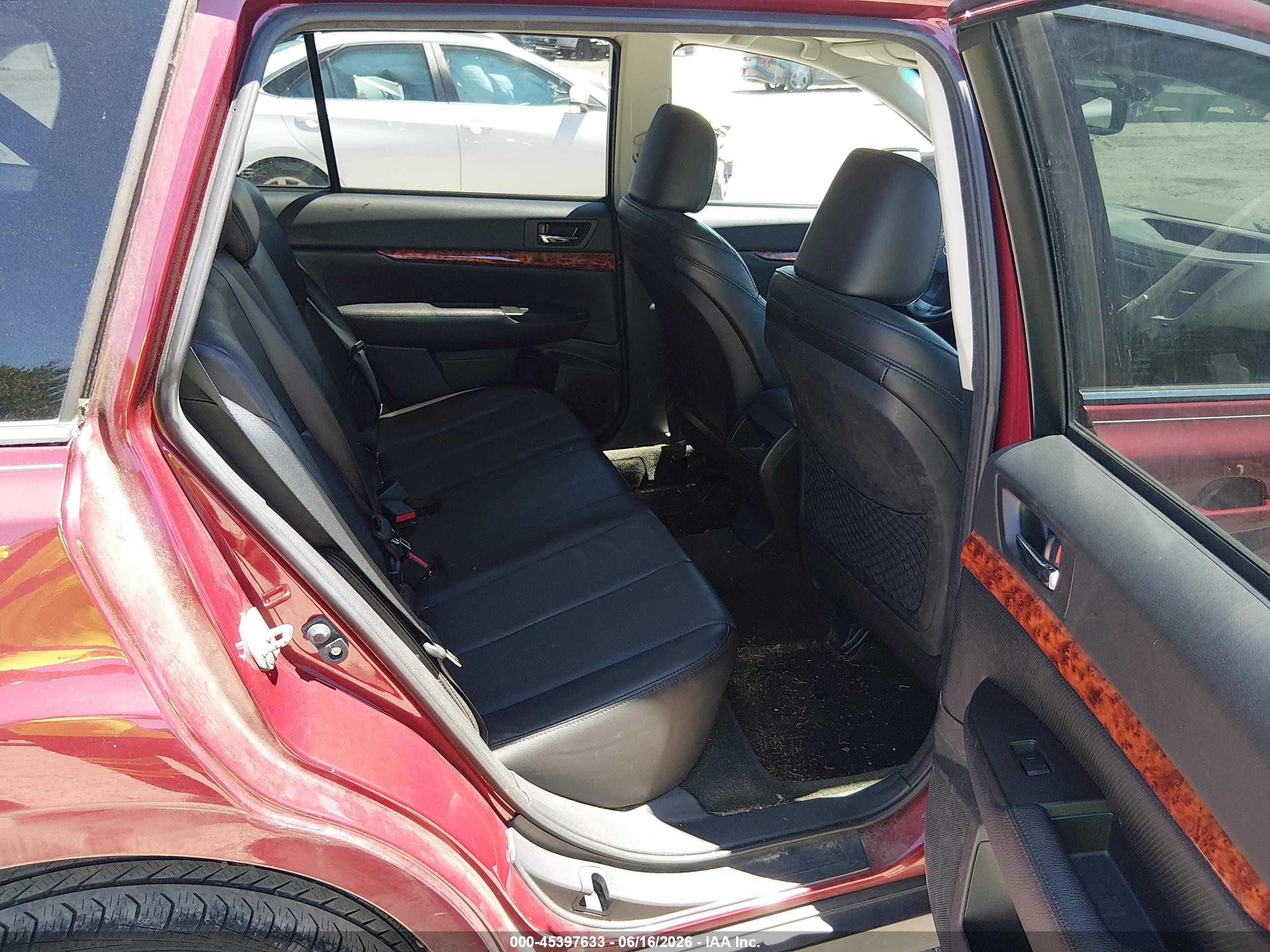 2012 Subaru Outback 3.6r Limited Burgundy vin: 4S4BRDKC1C2224914