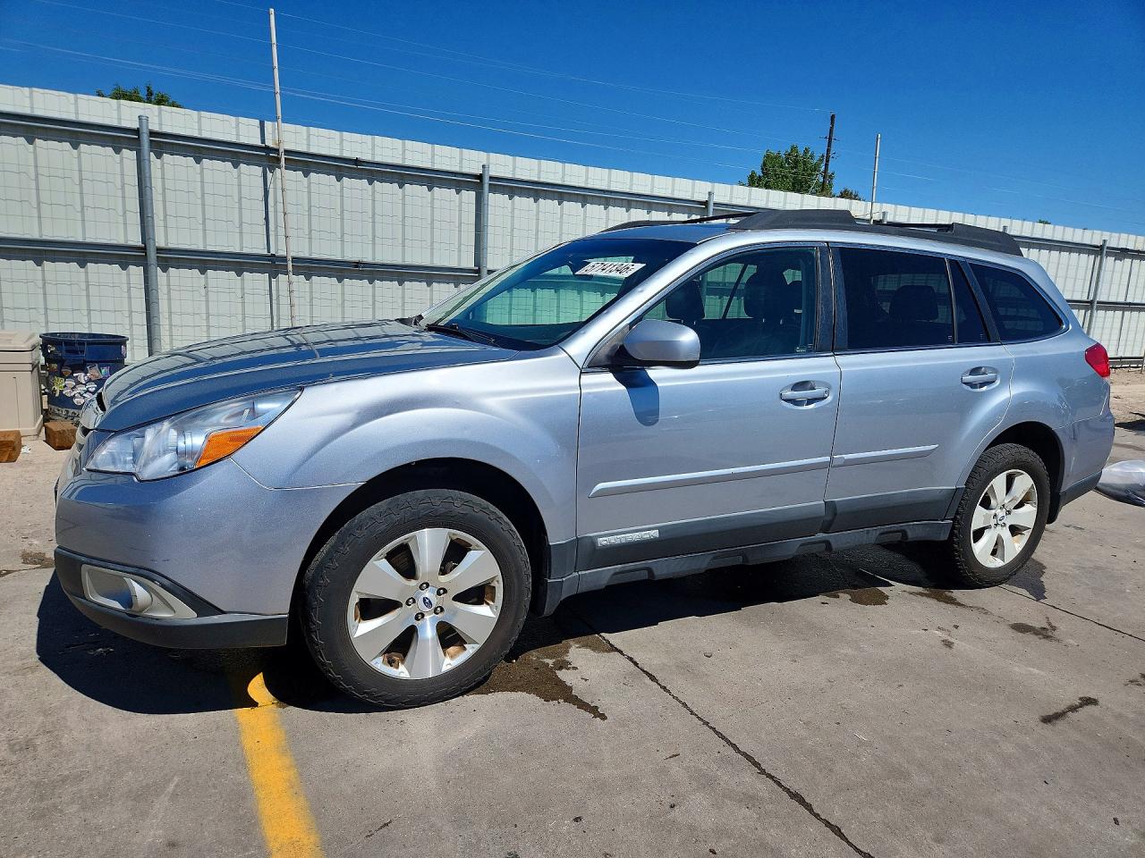 2012 Subaru Outback 3.6r Limited Silver vin: 4S4BRDKC1C2283395