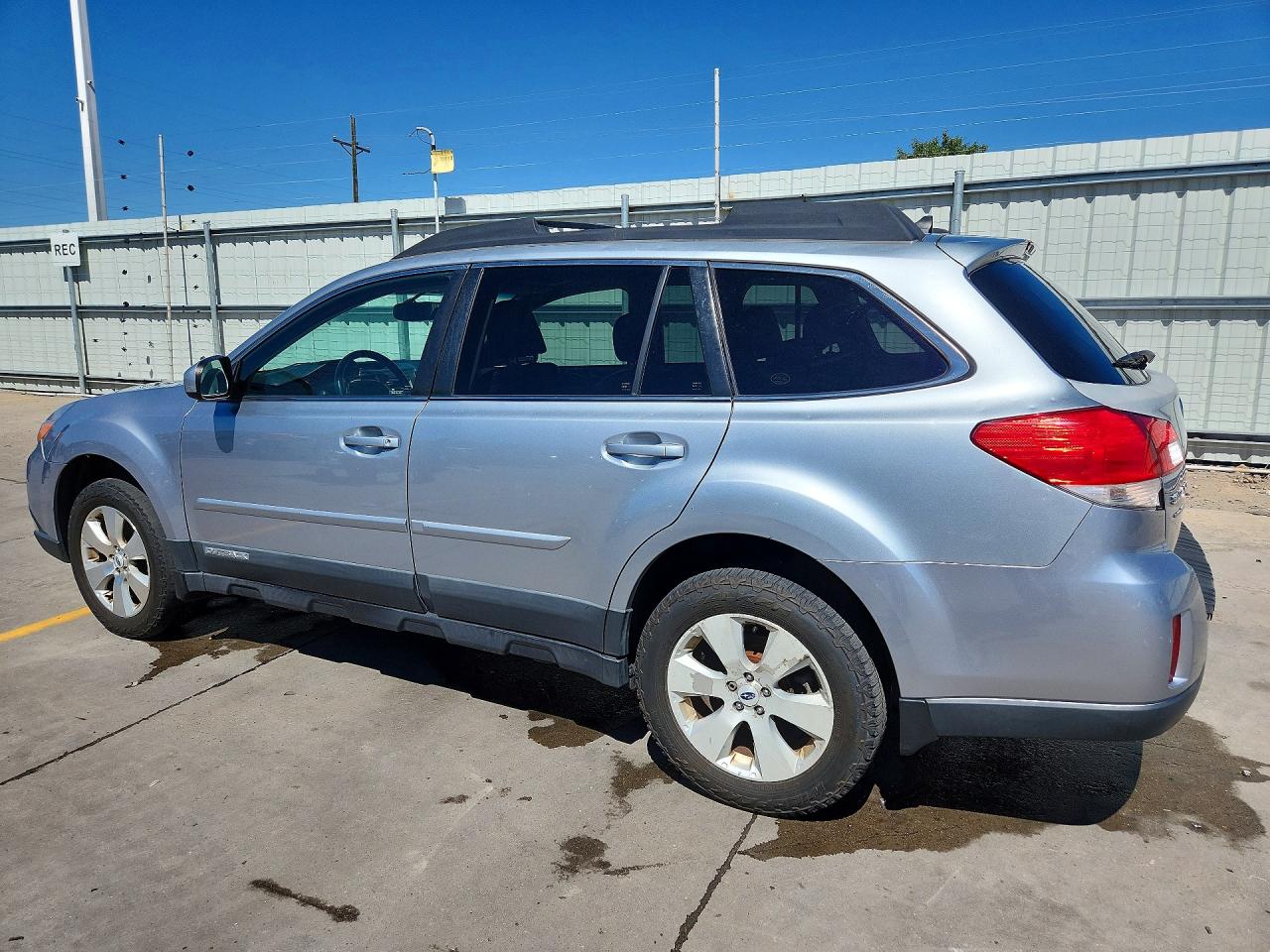 2012 Subaru Outback 3.6r Limited Silver vin: 4S4BRDKC1C2283395
