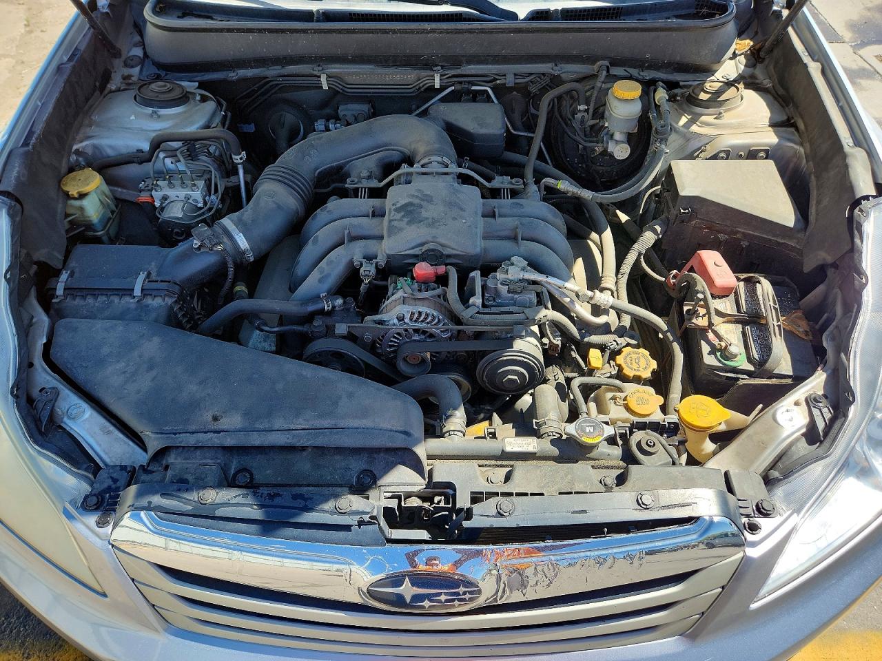 2012 Subaru Outback 3.6r Limited Silver vin: 4S4BRDKC1C2283395