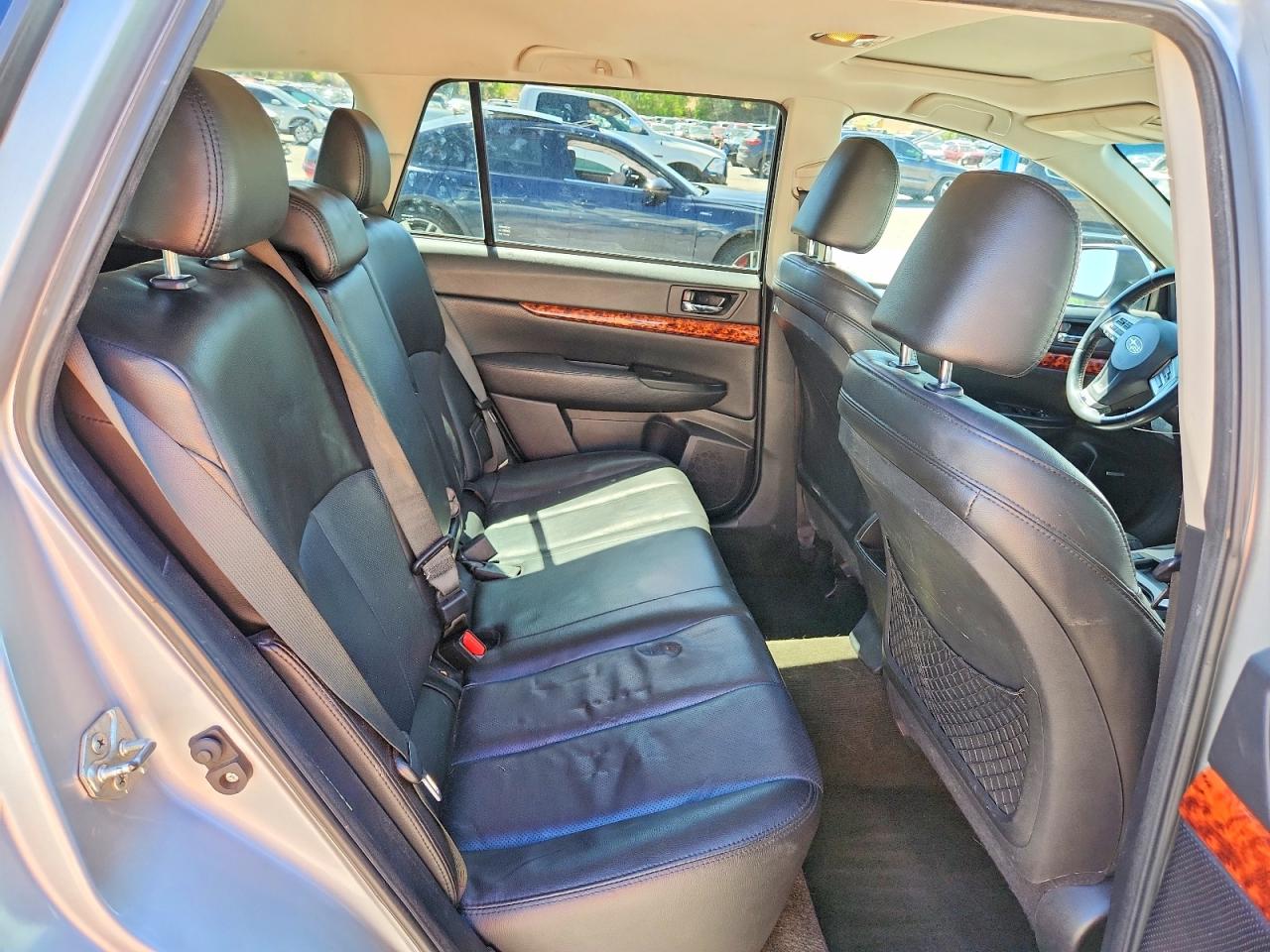 2012 Subaru Outback 3.6r Limited Silver vin: 4S4BRDKC1C2283395