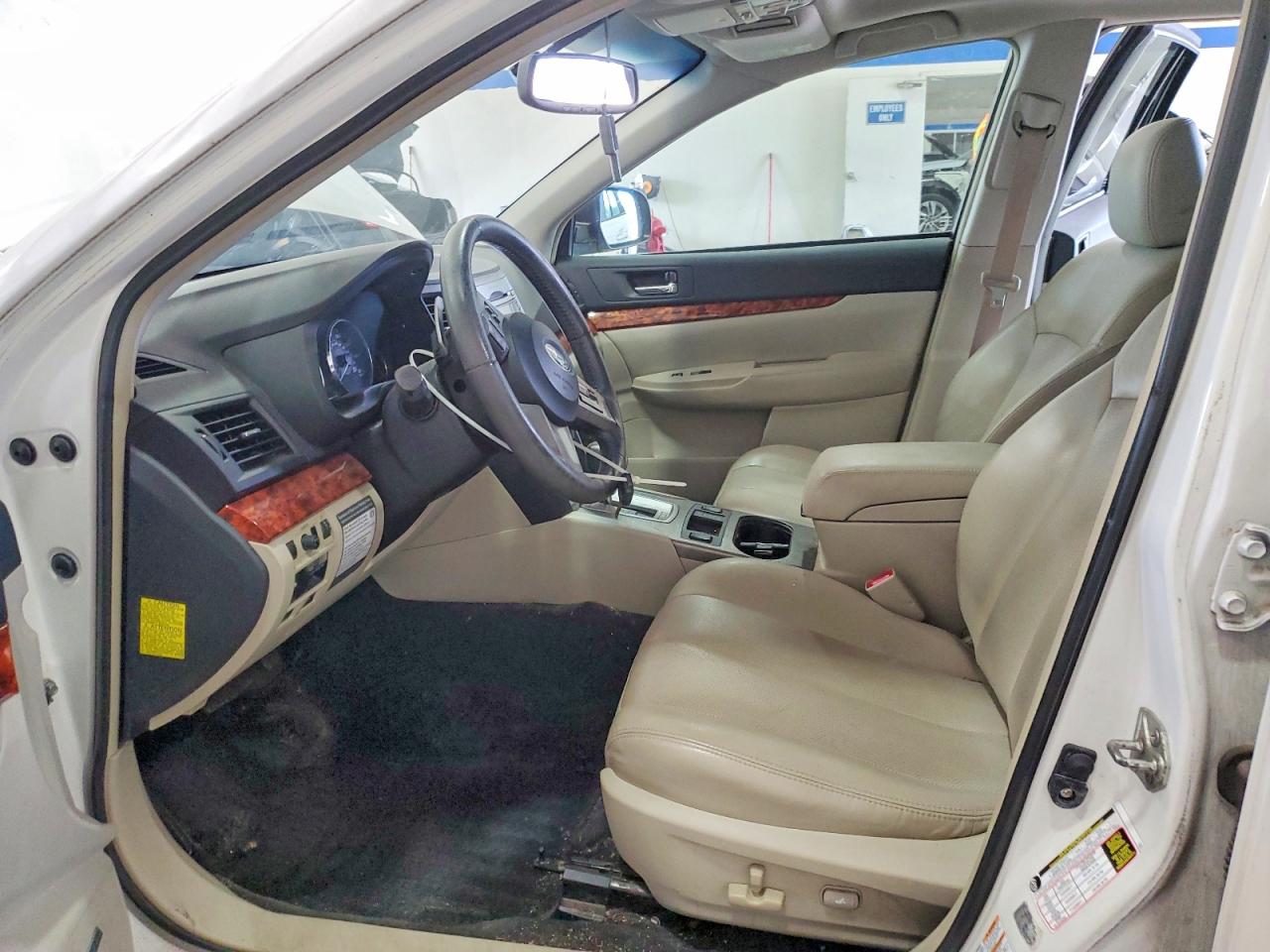 2011 Subaru Outback 3.6r Limited White vin: 4S4BRDKC2B2381298