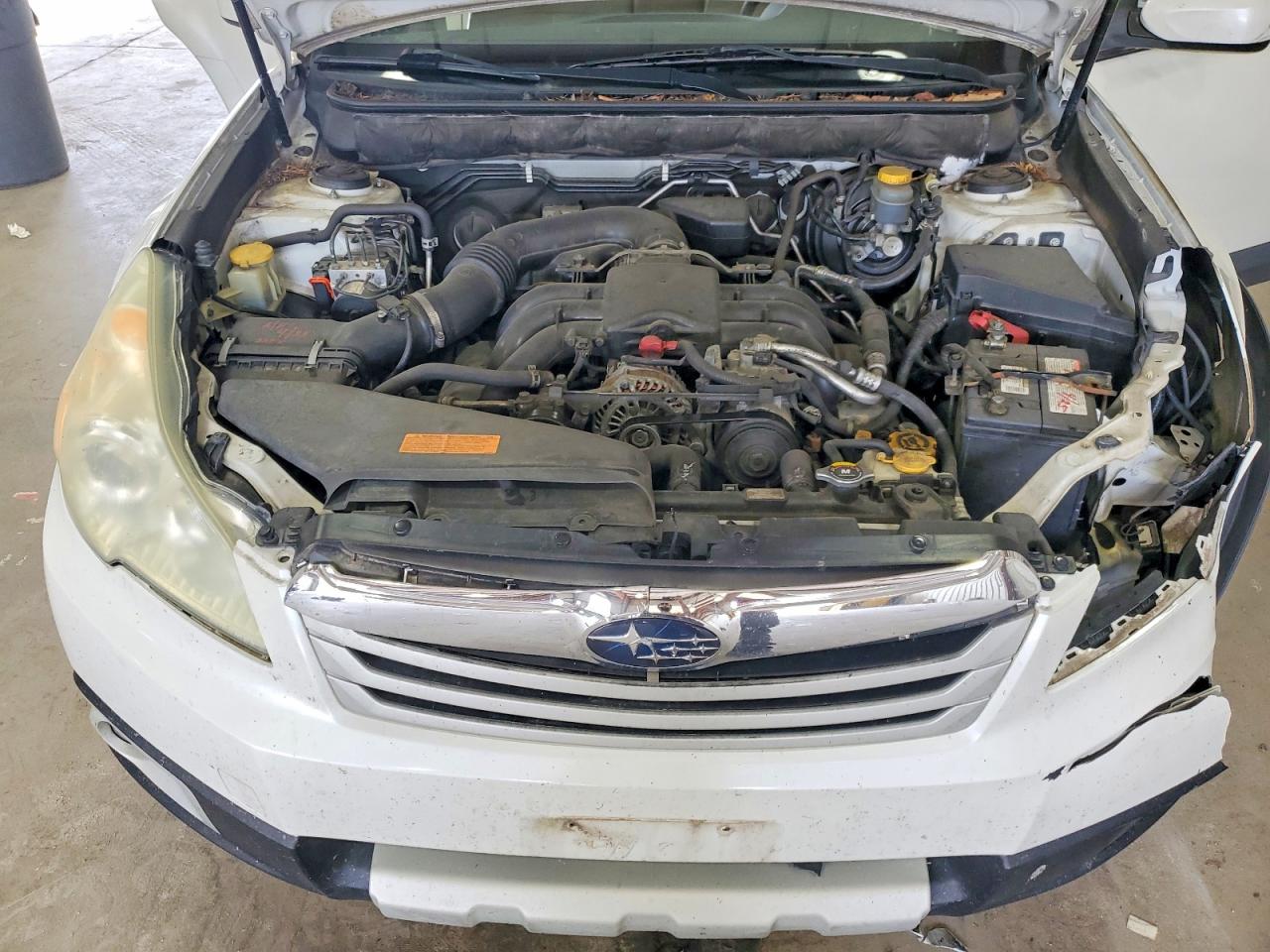 2011 Subaru Outback 3.6r Limited White vin: 4S4BRDKC2B2381298