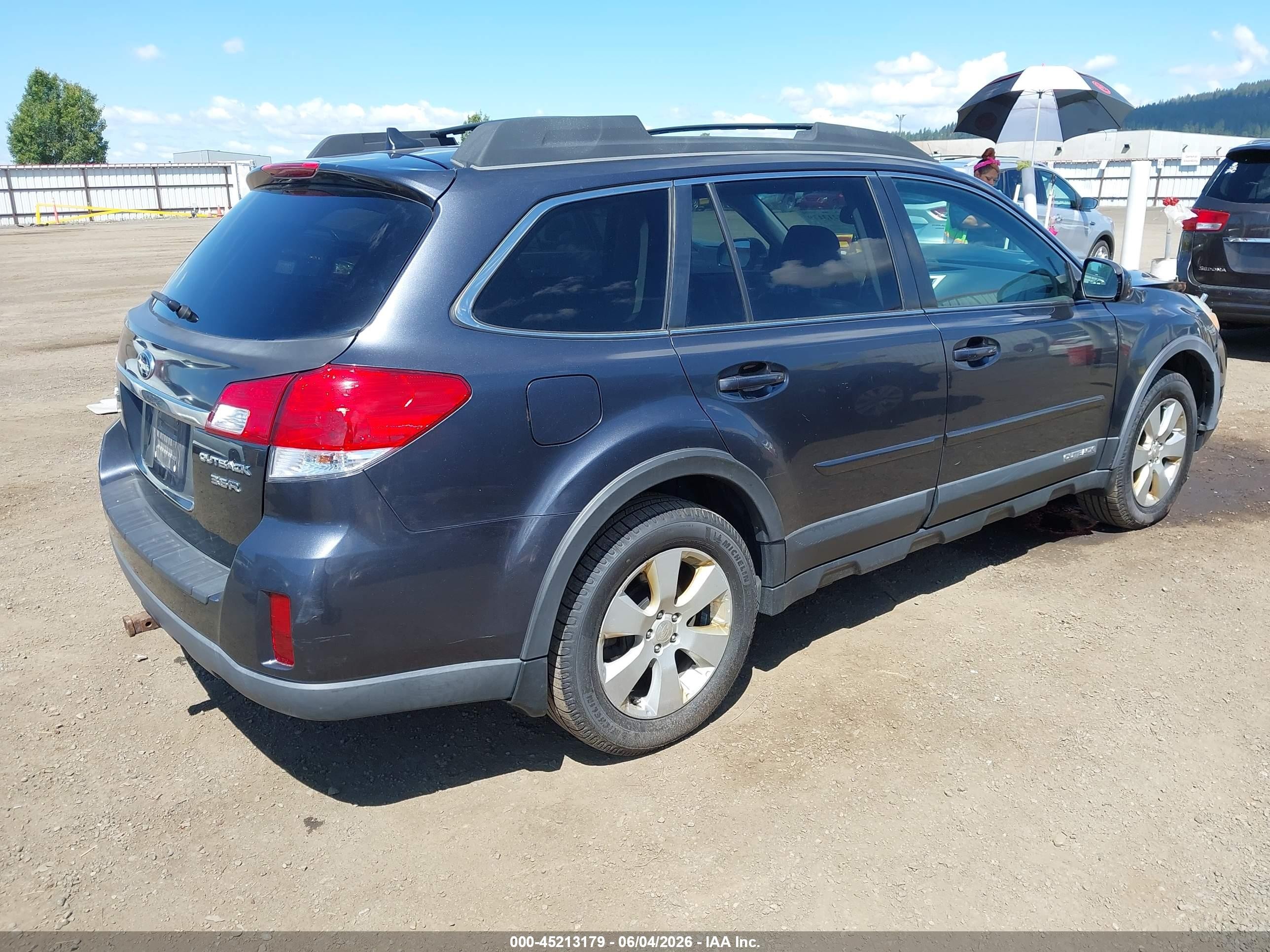 2011 Subaru Outback 3.6r Limited Gray vin: 4S4BRDKC2B2411738
