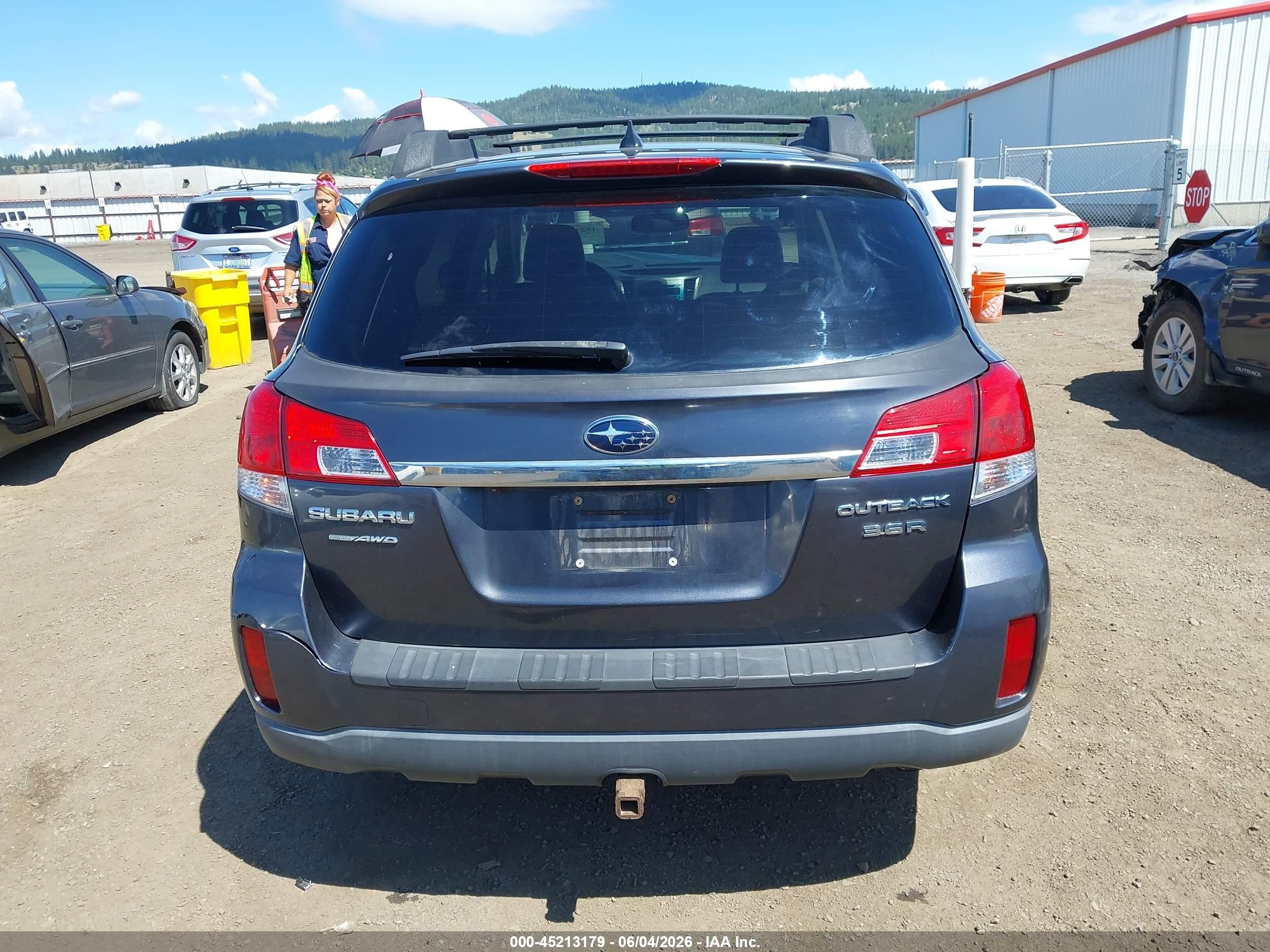 2011 Subaru Outback 3.6r Limited Gray vin: 4S4BRDKC2B2411738